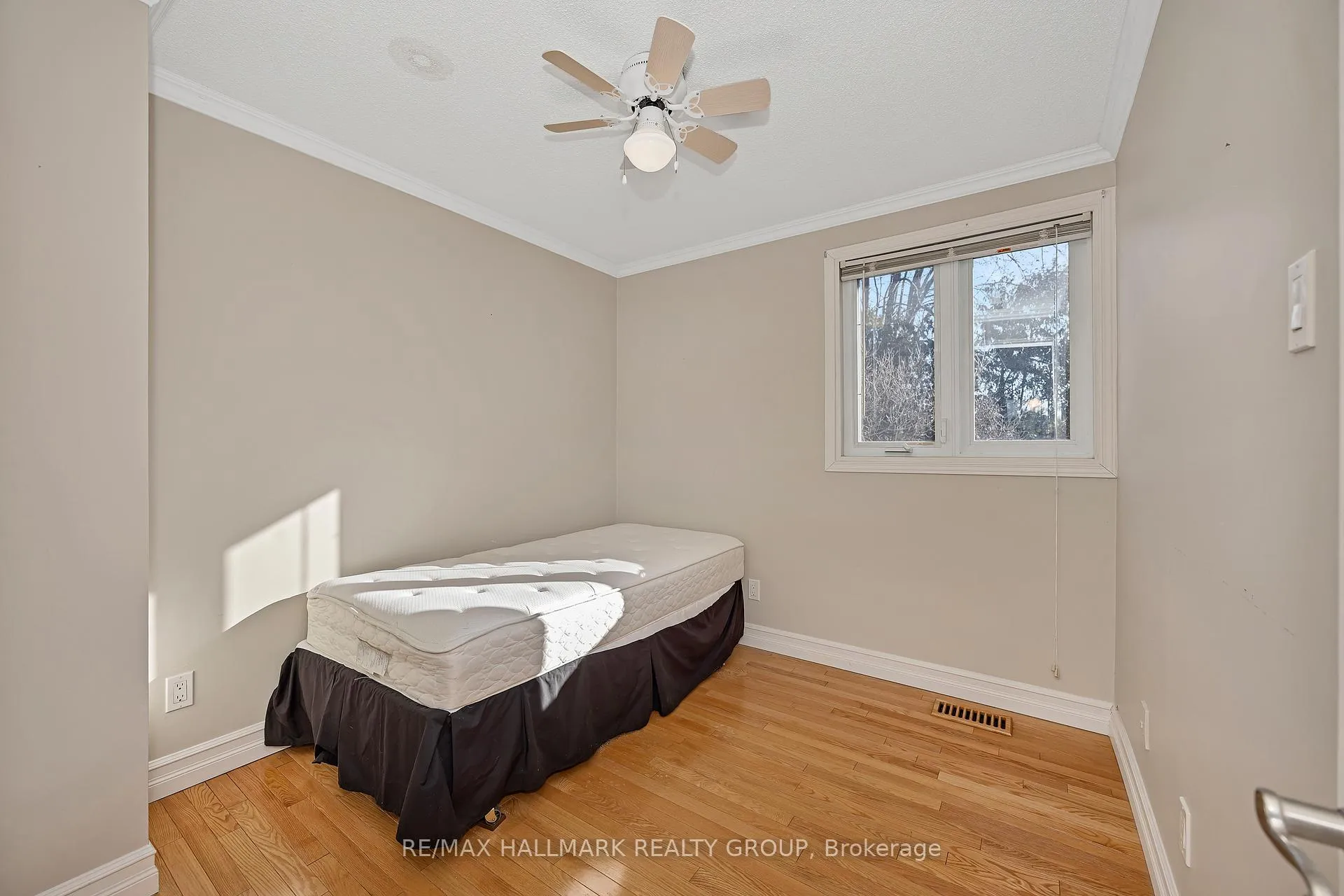 Photo 29 of 7880 Decarie Drive, Ottawa, Orleans Wood — HOMEH