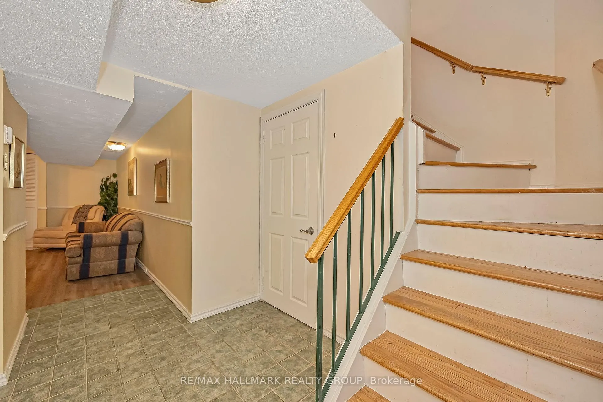 Photo 35 of 7880 Decarie Drive, Ottawa, Orleans Wood — HOMEH