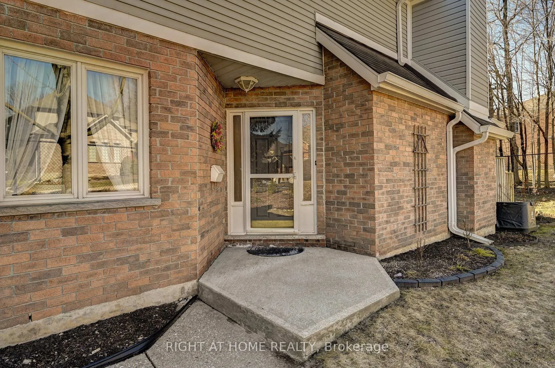 Photo 3 of Unit 10, 524 Beechwood Drive, Waterloo — HOMEH