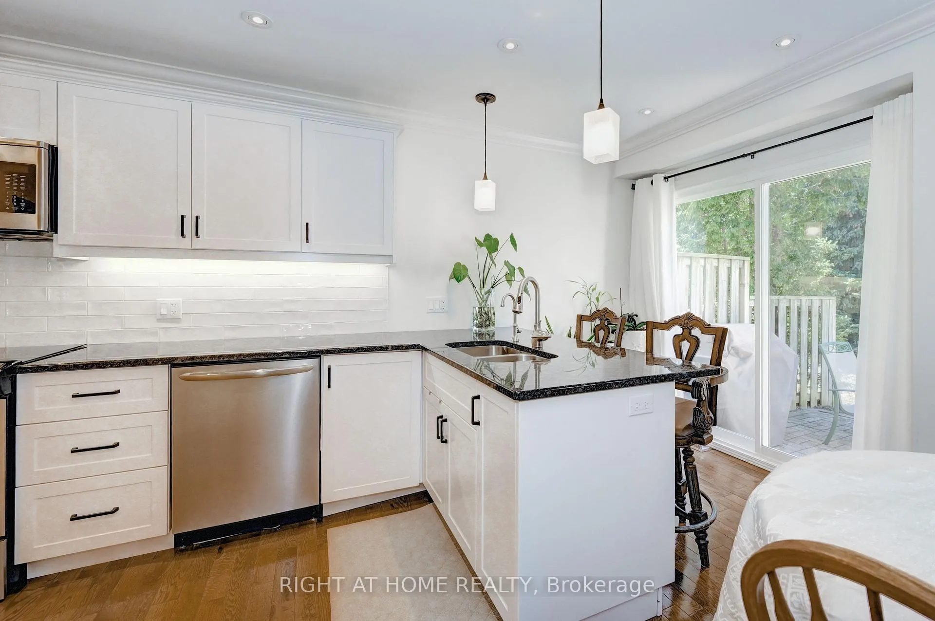Photo 13 of Unit 10, 524 Beechwood Drive, Waterloo — HOMEH