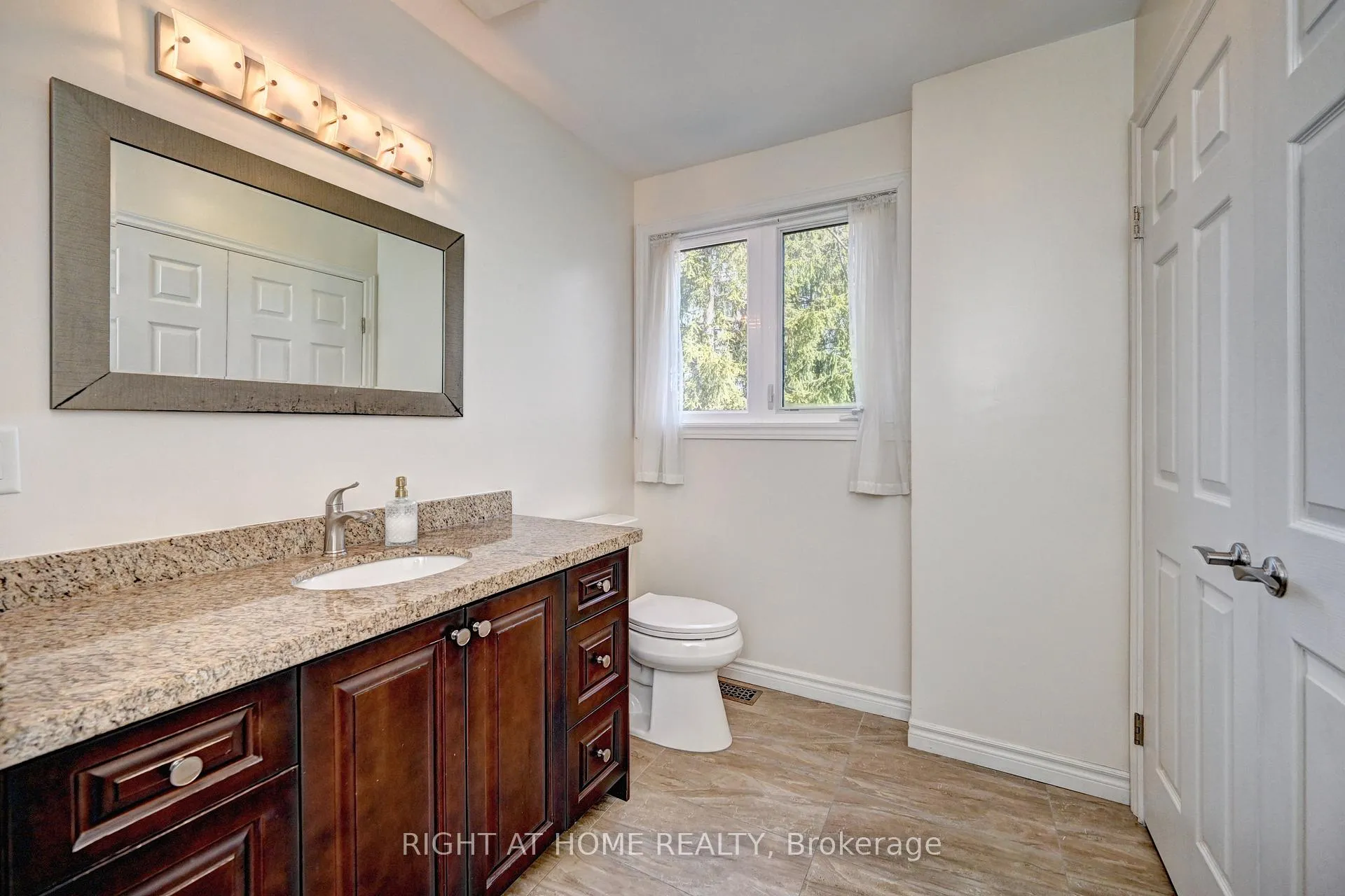 Photo 33 of Unit 10, 524 Beechwood Drive, Waterloo — HOMEH