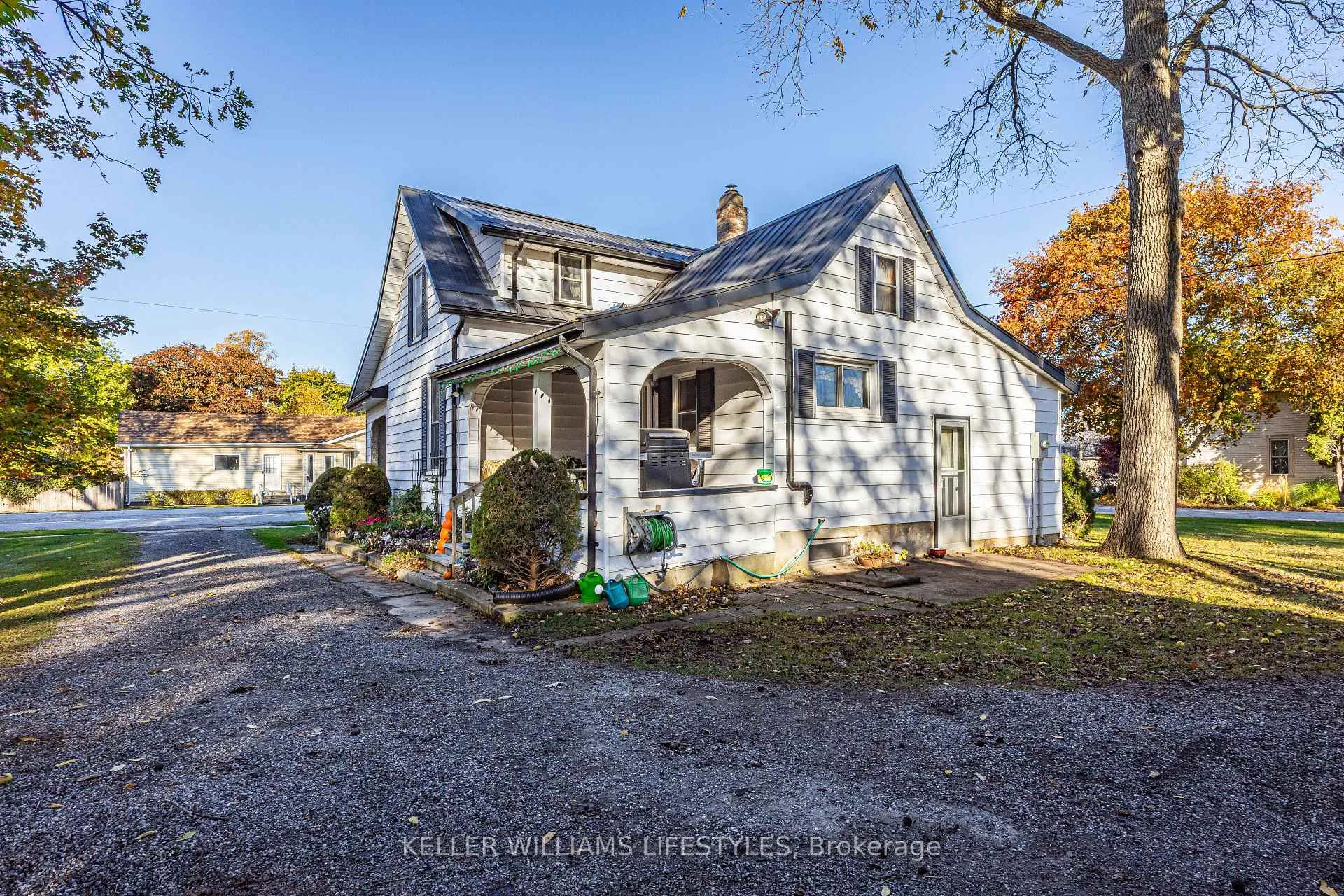 Photo 4 of 136 Queen Street, North Middlesex, Ailsa Craig — HOMEH