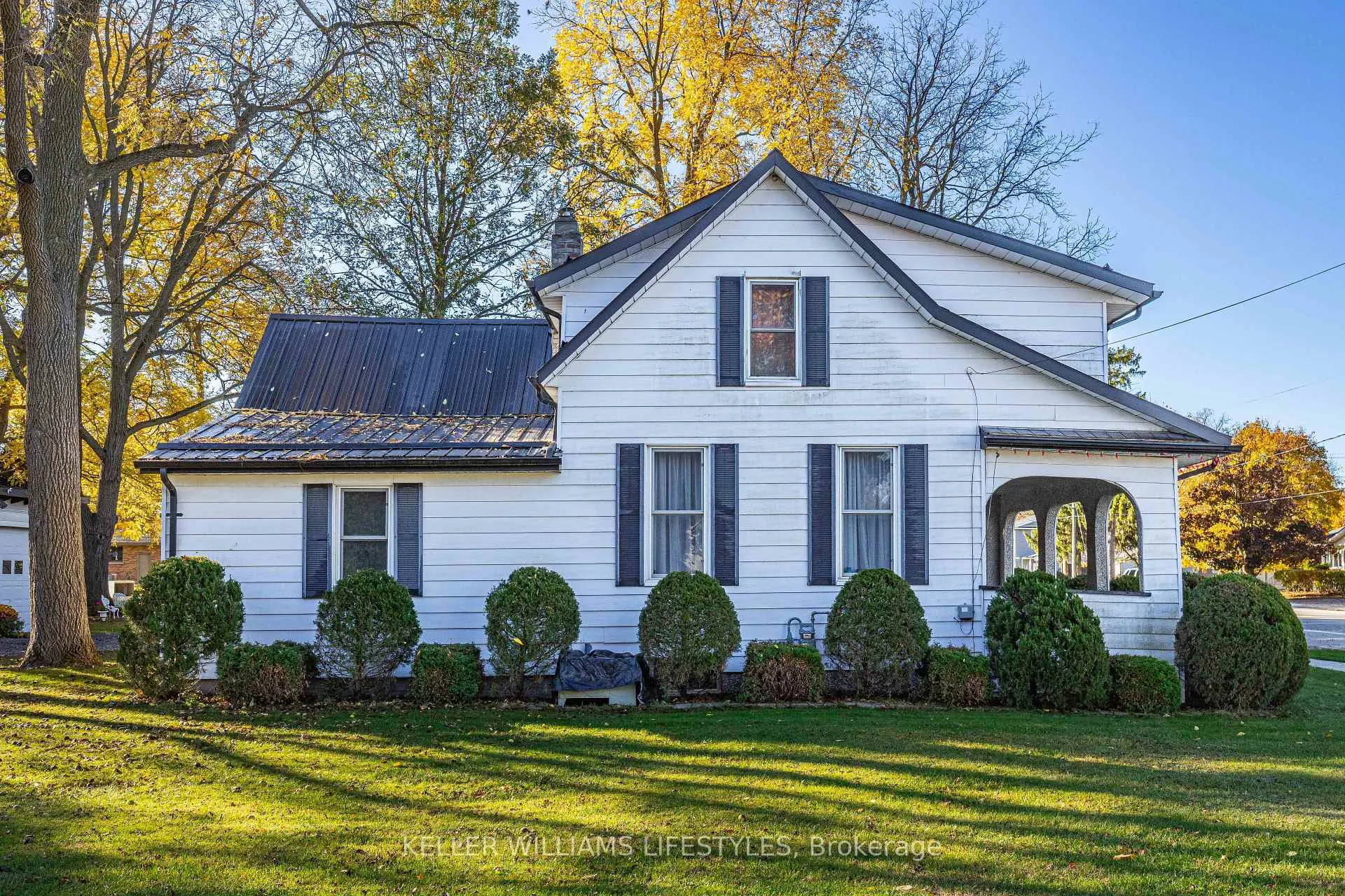Photo 9 of 136 Queen Street, North Middlesex, Ailsa Craig — HOMEH