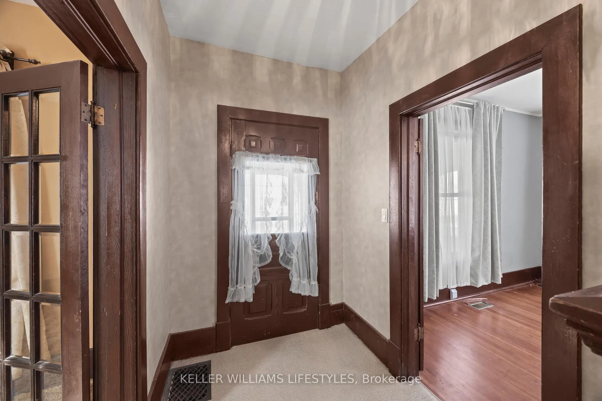 Photo 13 of 136 Queen Street, North Middlesex, Ailsa Craig — HOMEH