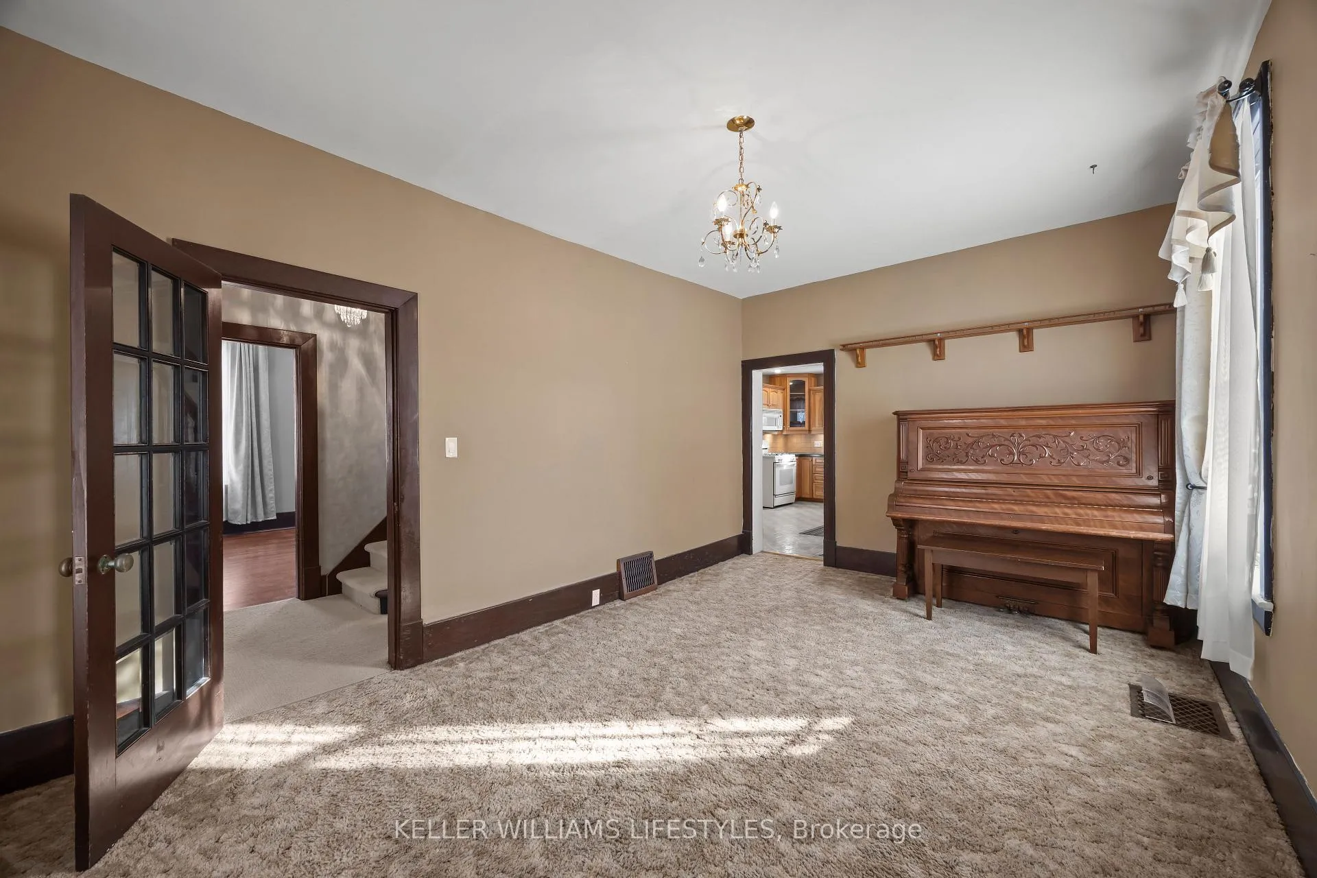 Photo 18 of 136 Queen Street, North Middlesex, Ailsa Craig — HOMEH