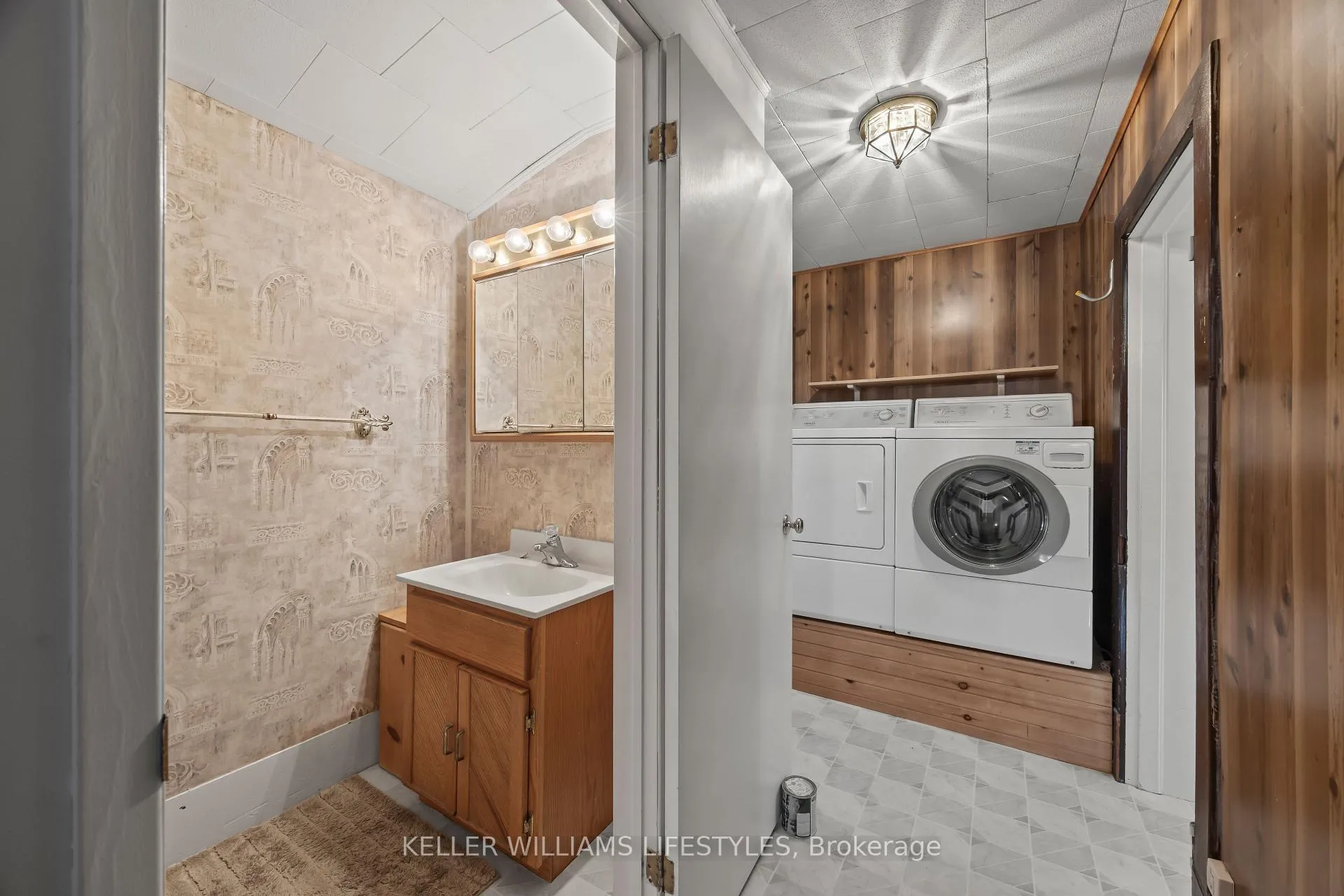 Photo 21 of 136 Queen Street, North Middlesex, Ailsa Craig — HOMEH