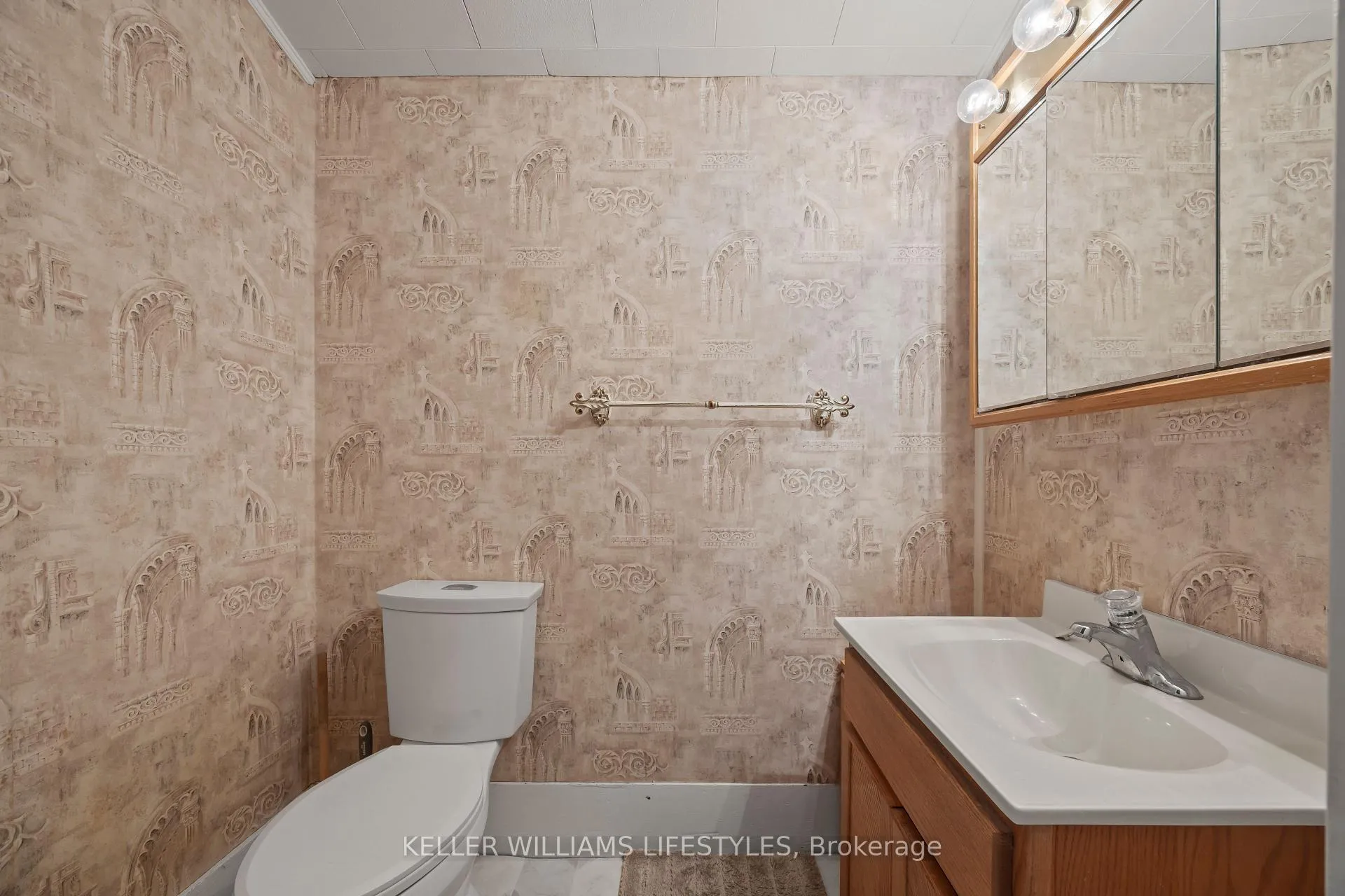 Photo 22 of 136 Queen Street, North Middlesex, Ailsa Craig — HOMEH