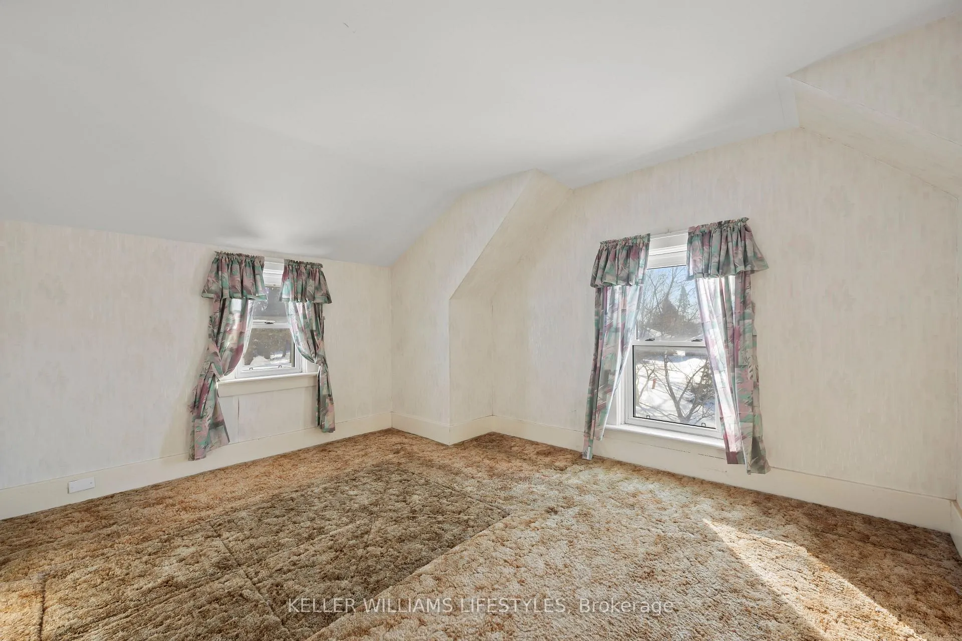 Photo 26 of 136 Queen Street, North Middlesex, Ailsa Craig — HOMEH