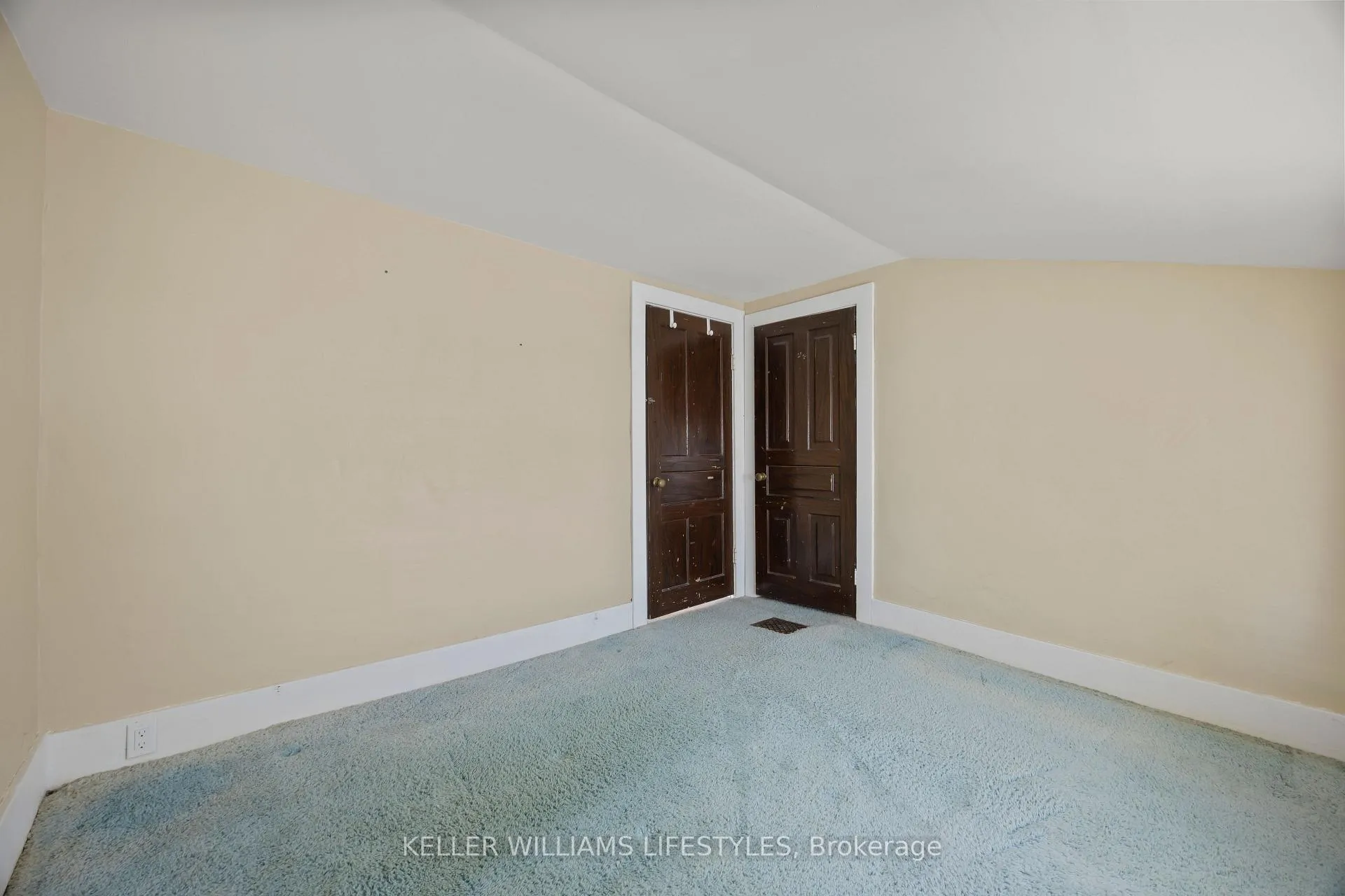 Photo 29 of 136 Queen Street, North Middlesex, Ailsa Craig — HOMEH