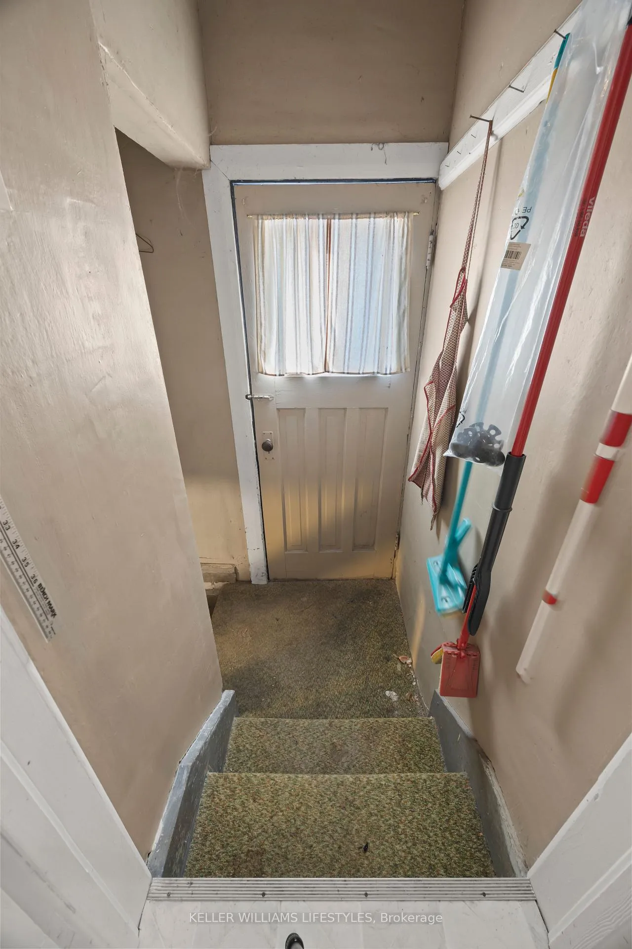 Photo 35 of 136 Queen Street, North Middlesex, Ailsa Craig — HOMEH