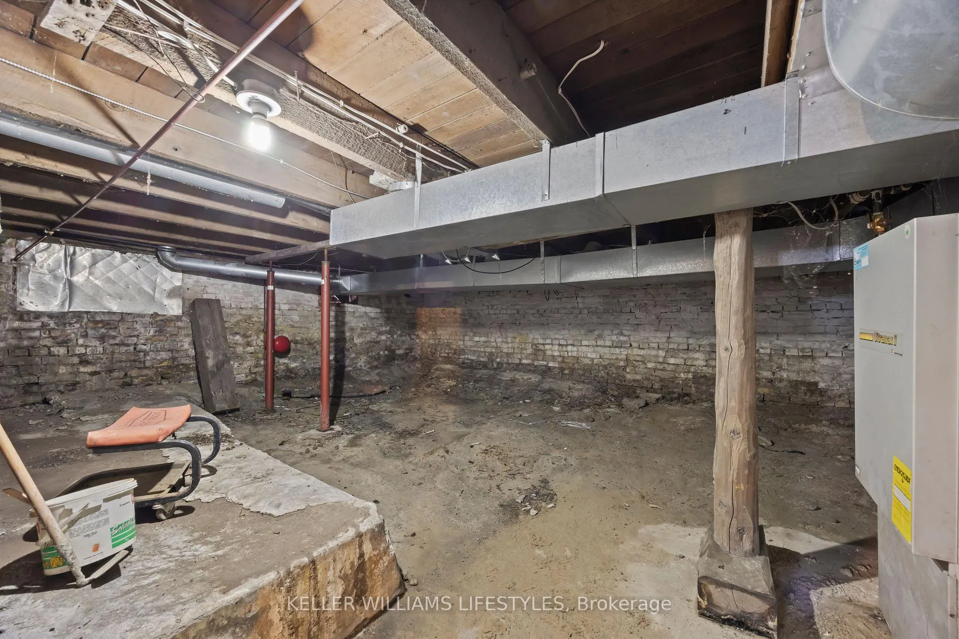 Photo 37 of 136 Queen Street, North Middlesex, Ailsa Craig — HOMEH