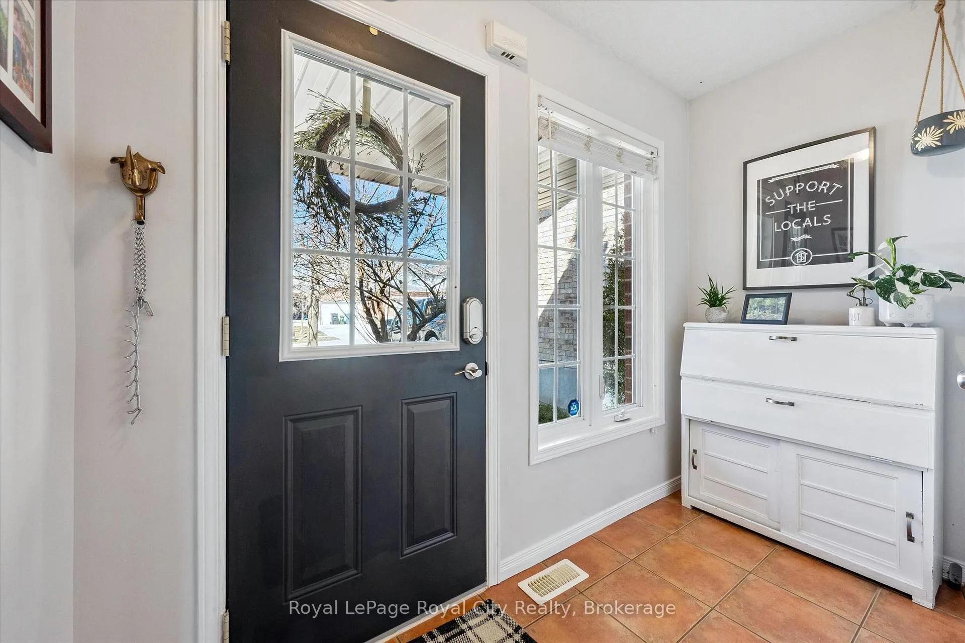 Photo 4 of 11 Warren Street, Guelph, Grange Road — HOMEH