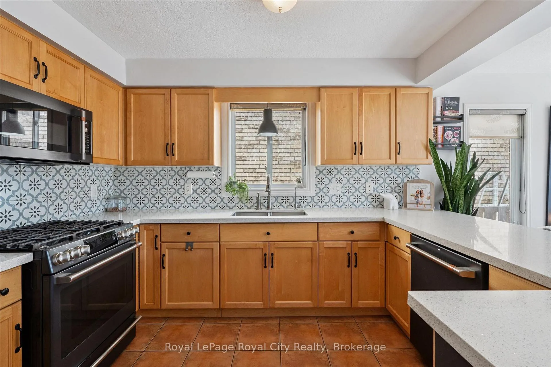 Photo 15 of 11 Warren Street, Guelph, Grange Road — HOMEH