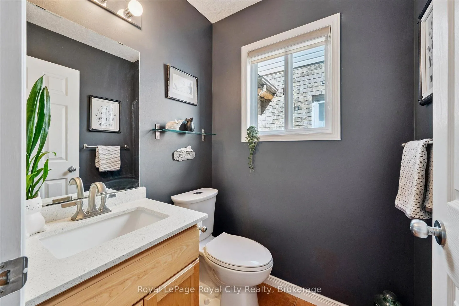 Photo 17 of 11 Warren Street, Guelph, Grange Road — HOMEH