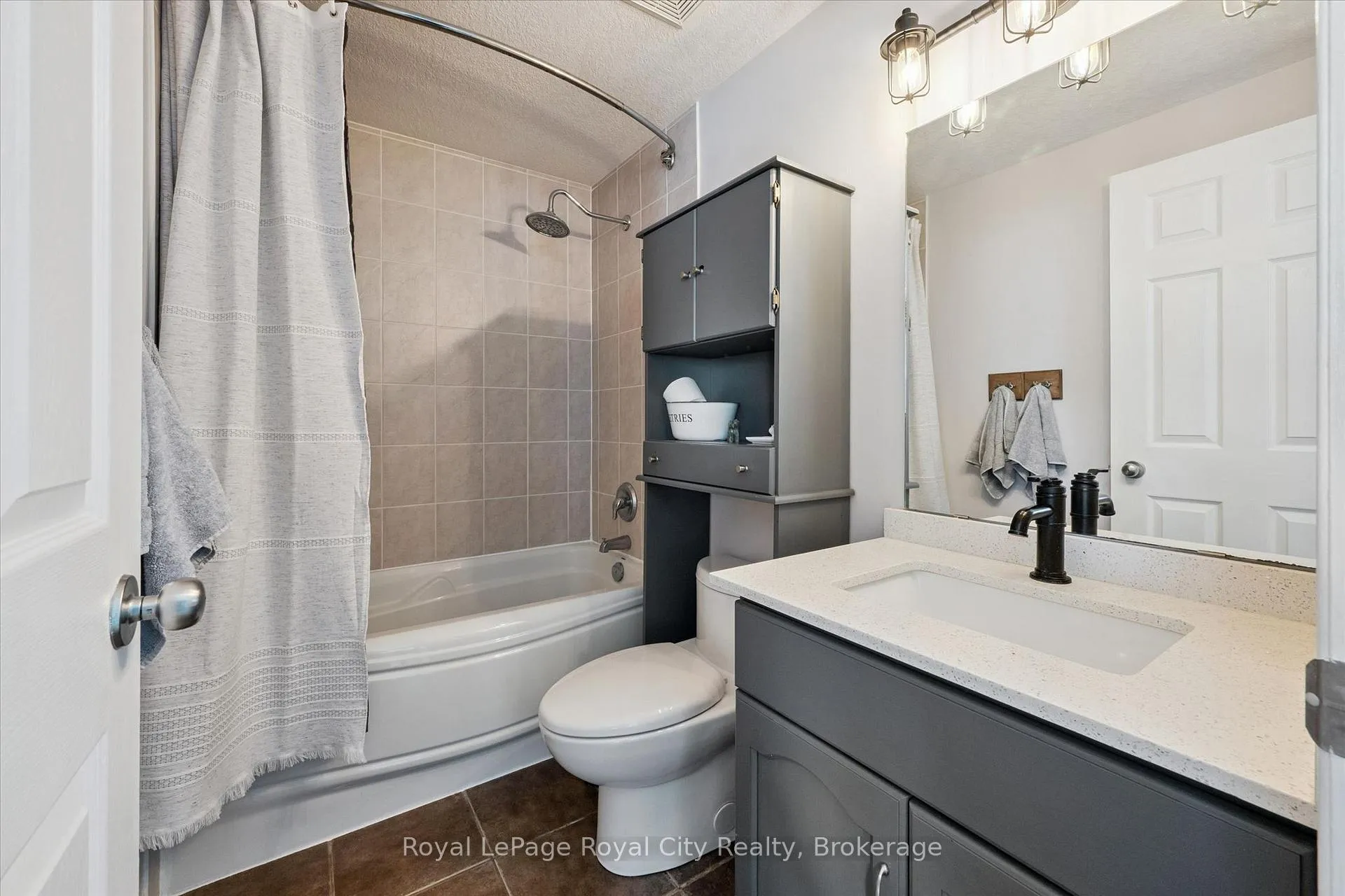Photo 24 of 11 Warren Street, Guelph, Grange Road — HOMEH
