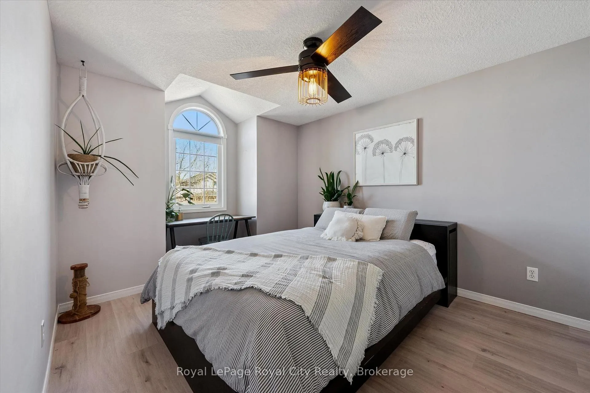 Photo 25 of 11 Warren Street, Guelph, Grange Road — HOMEH