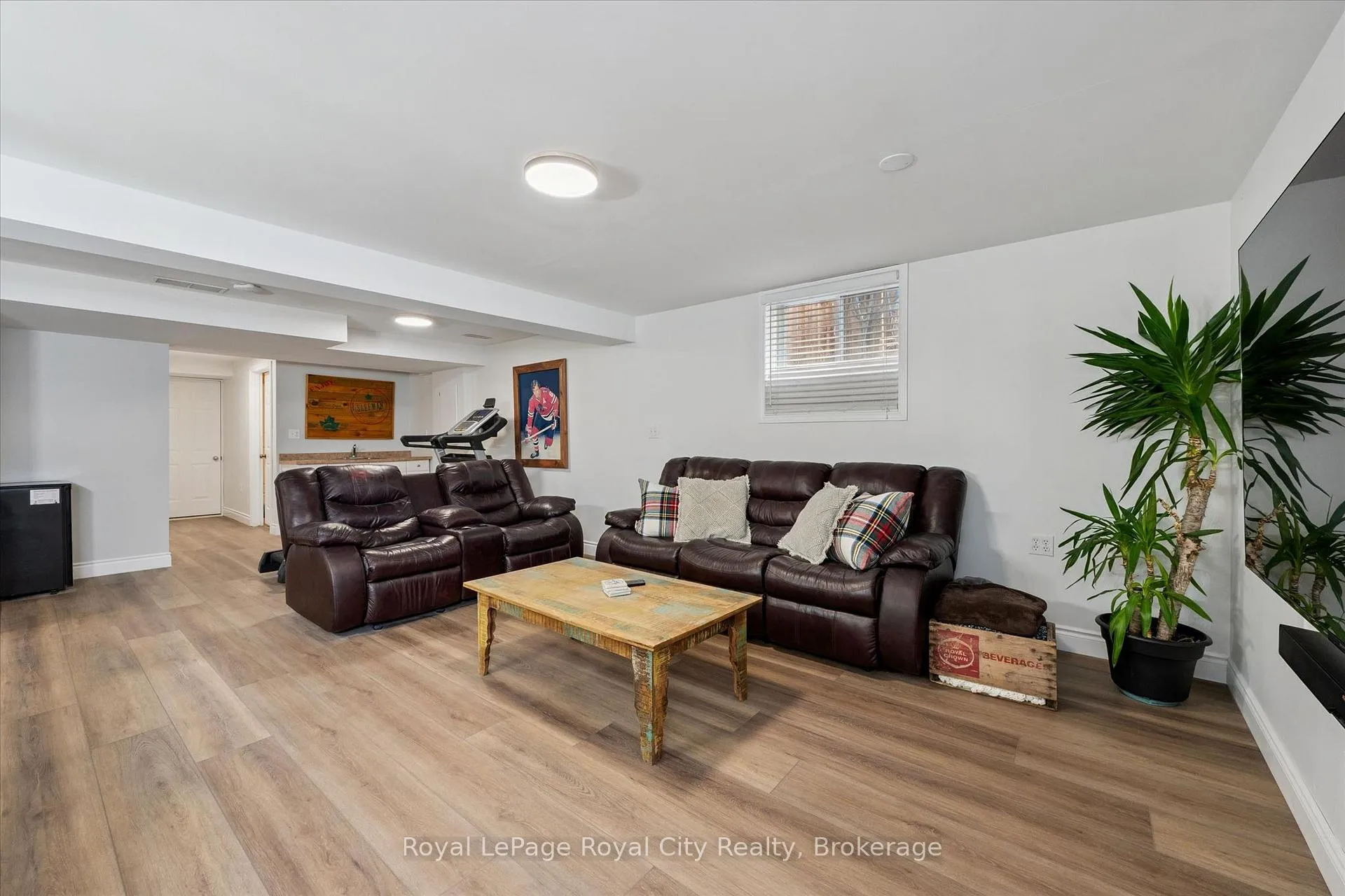 Photo 31 of 11 Warren Street, Guelph, Grange Road — HOMEH