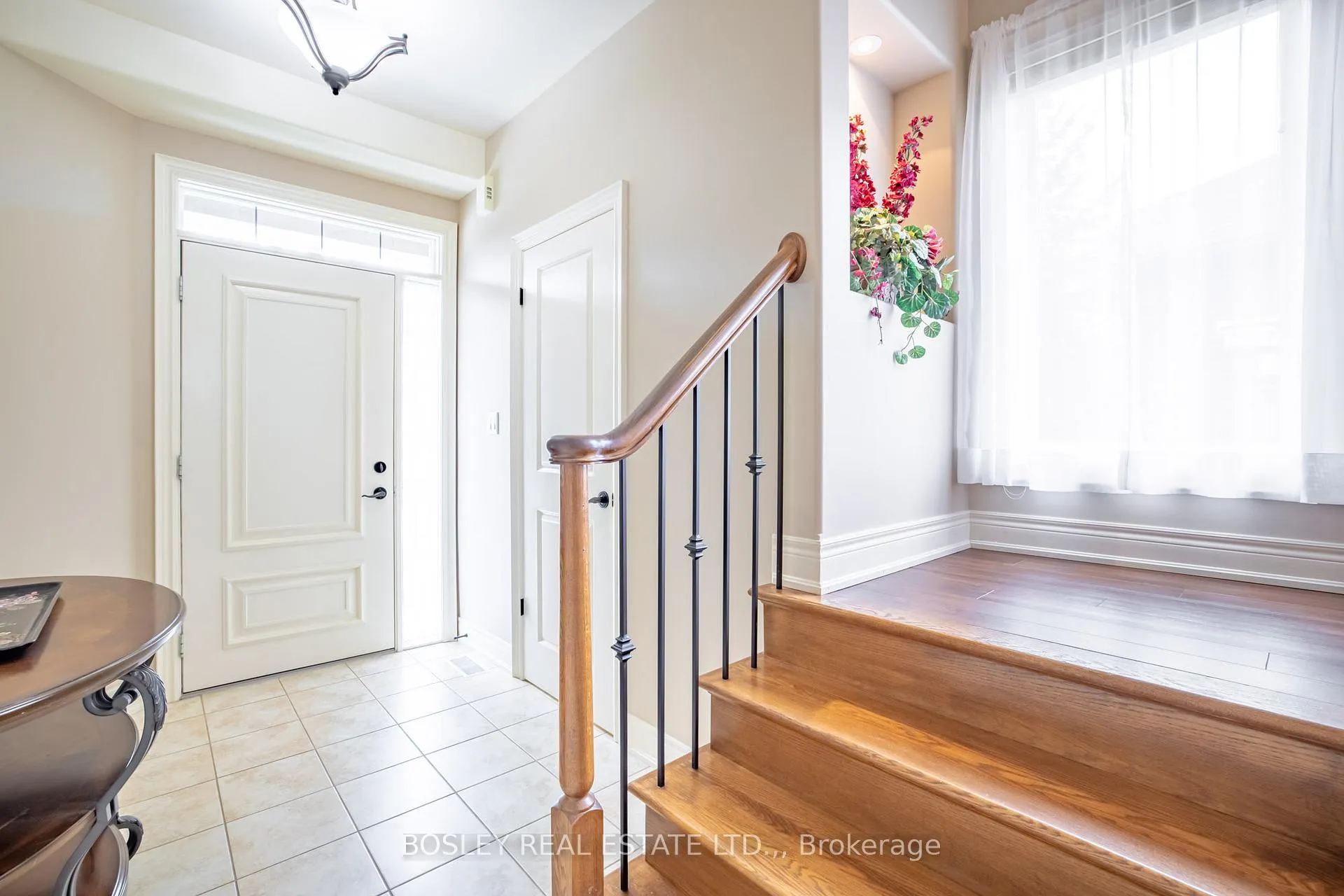 Photo 5 of Unit 16, 409 Niagara Street, St. Catharines, Carlton/Bunting — HOMEH