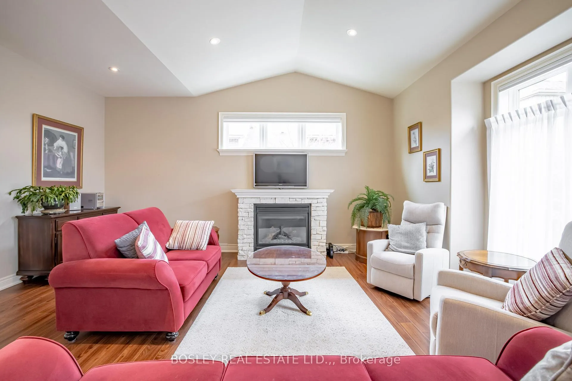 Photo 7 of Unit 16, 409 Niagara Street, St. Catharines, Carlton/Bunting — HOMEH
