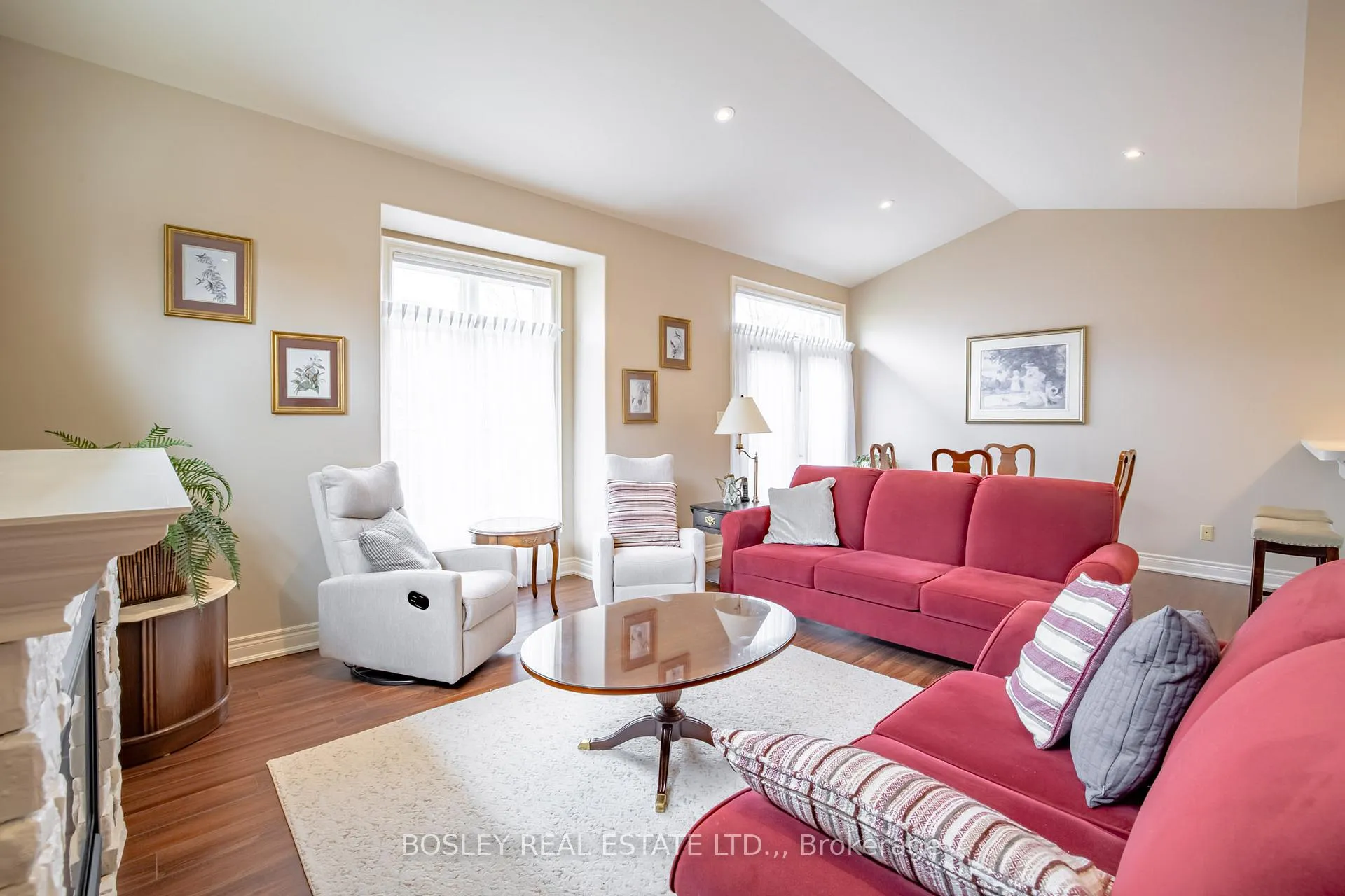Photo 8 of Unit 16, 409 Niagara Street, St. Catharines, Carlton/Bunting — HOMEH