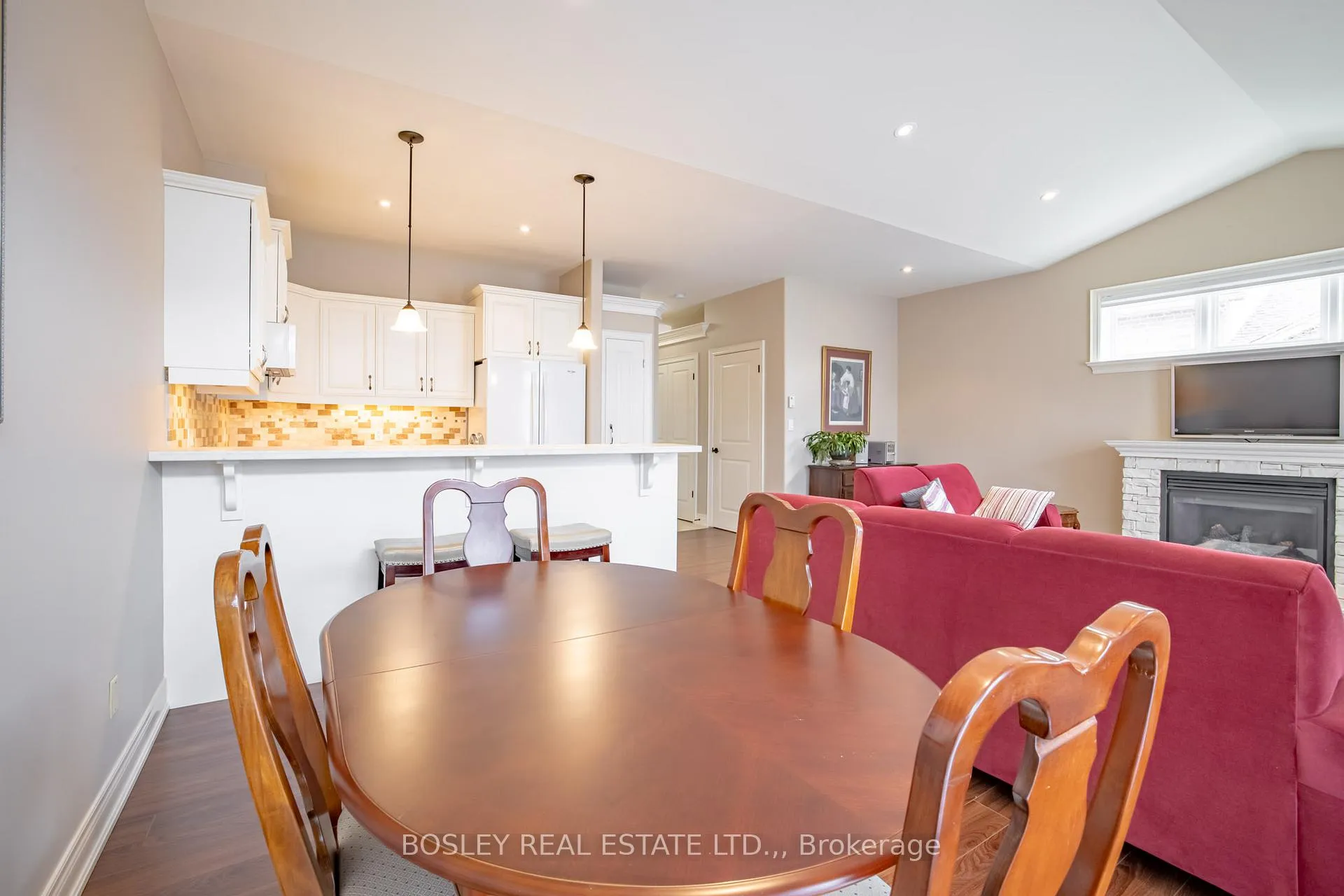 Photo 11 of Unit 16, 409 Niagara Street, St. Catharines, Carlton/Bunting — HOMEH