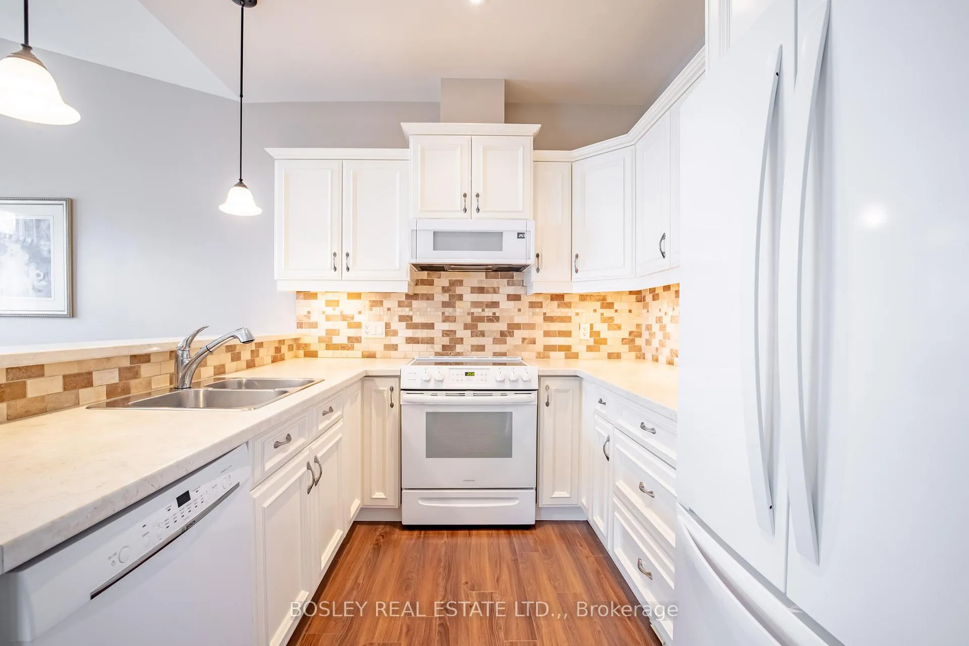 Photo 12 of Unit 16, 409 Niagara Street, St. Catharines, Carlton/Bunting — HOMEH