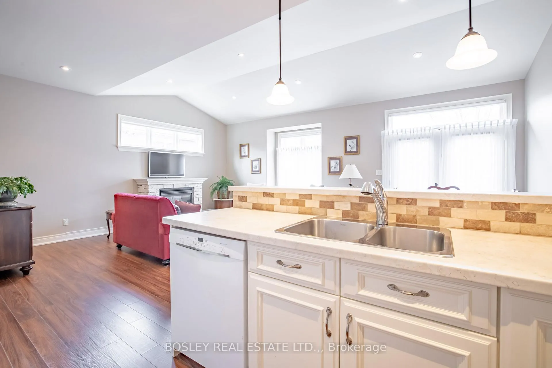 Photo 14 of Unit 16, 409 Niagara Street, St. Catharines, Carlton/Bunting — HOMEH