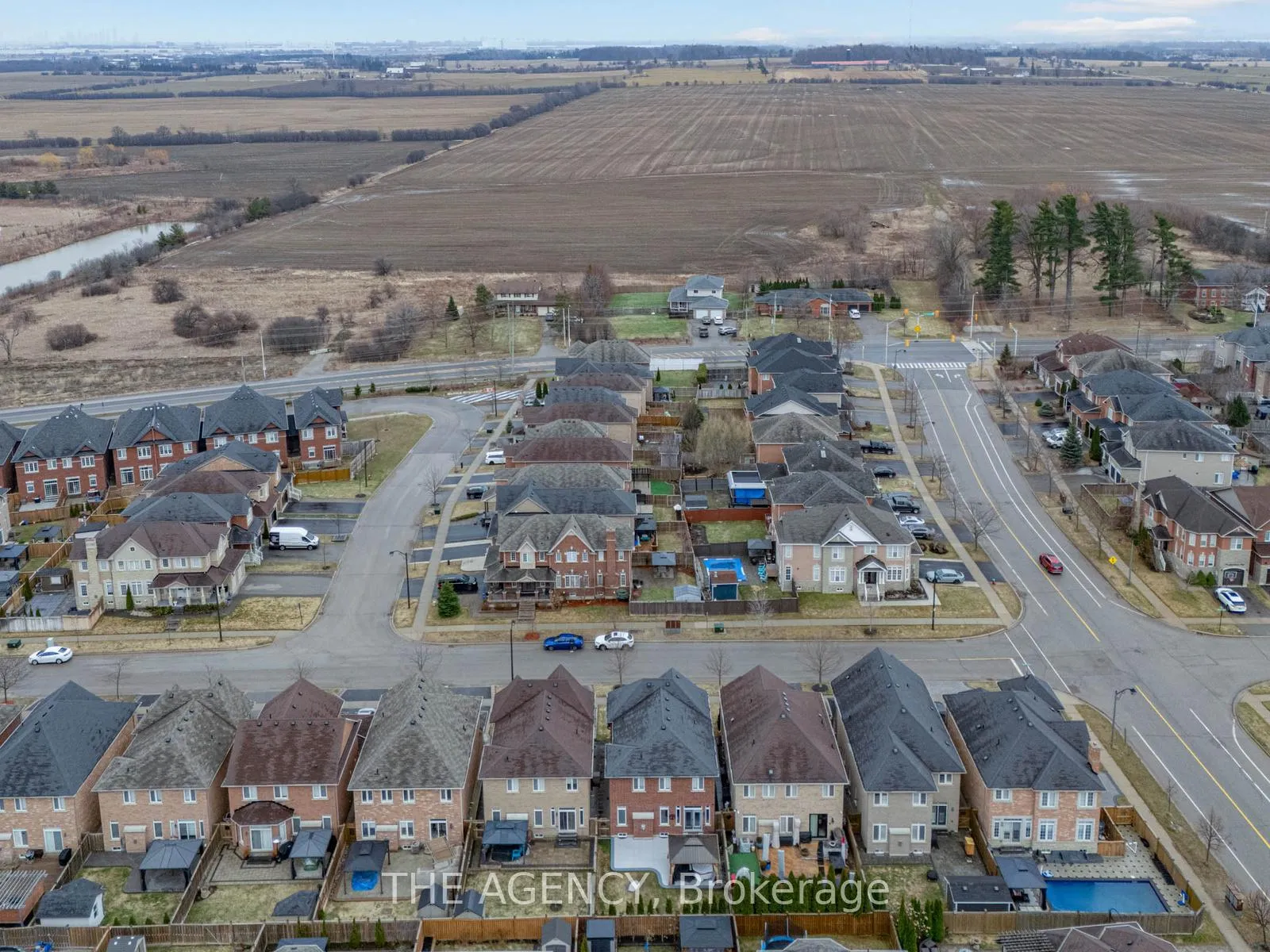 Photo 4 of 57 Morningside Drive, Halton Hills, Georgetown — HOMEH