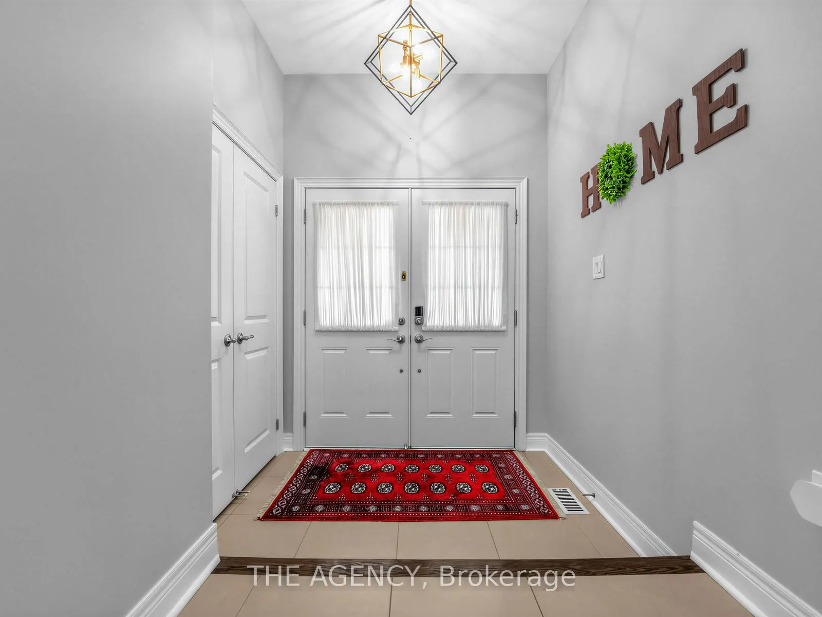 Photo 5 of 57 Morningside Drive, Halton Hills, Georgetown — HOMEH