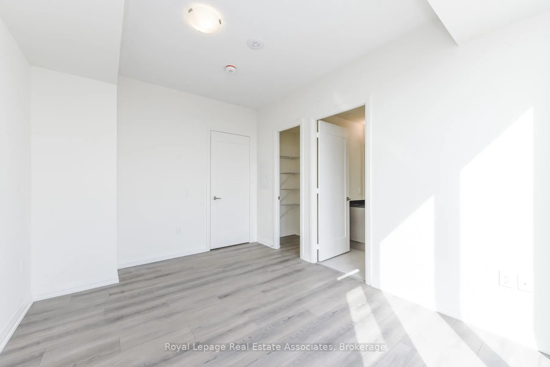 Photo 7 of Unit 1121, 8960 Jane Street, Vaughan, Concord — HOMEH