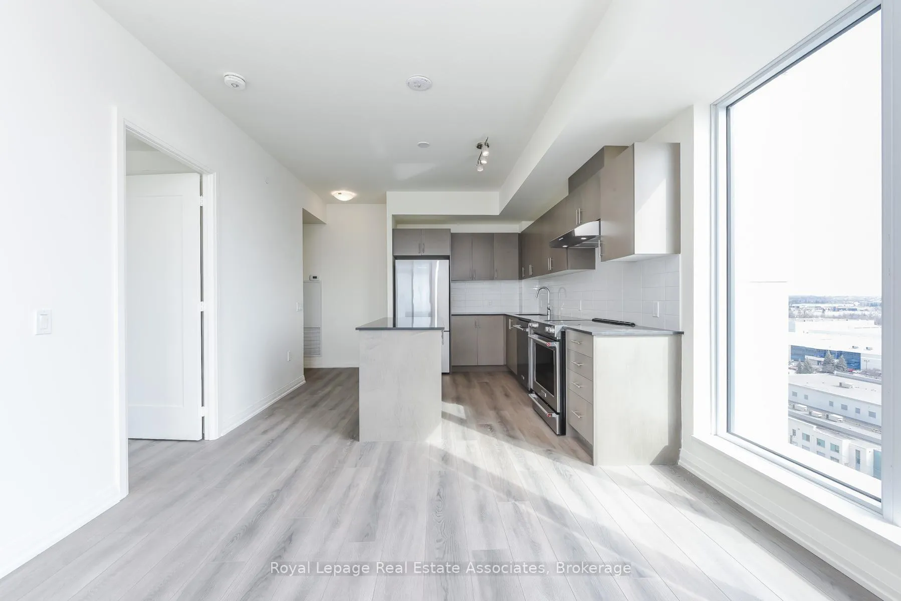 Photo 10 of Unit 1121, 8960 Jane Street, Vaughan, Concord — HOMEH