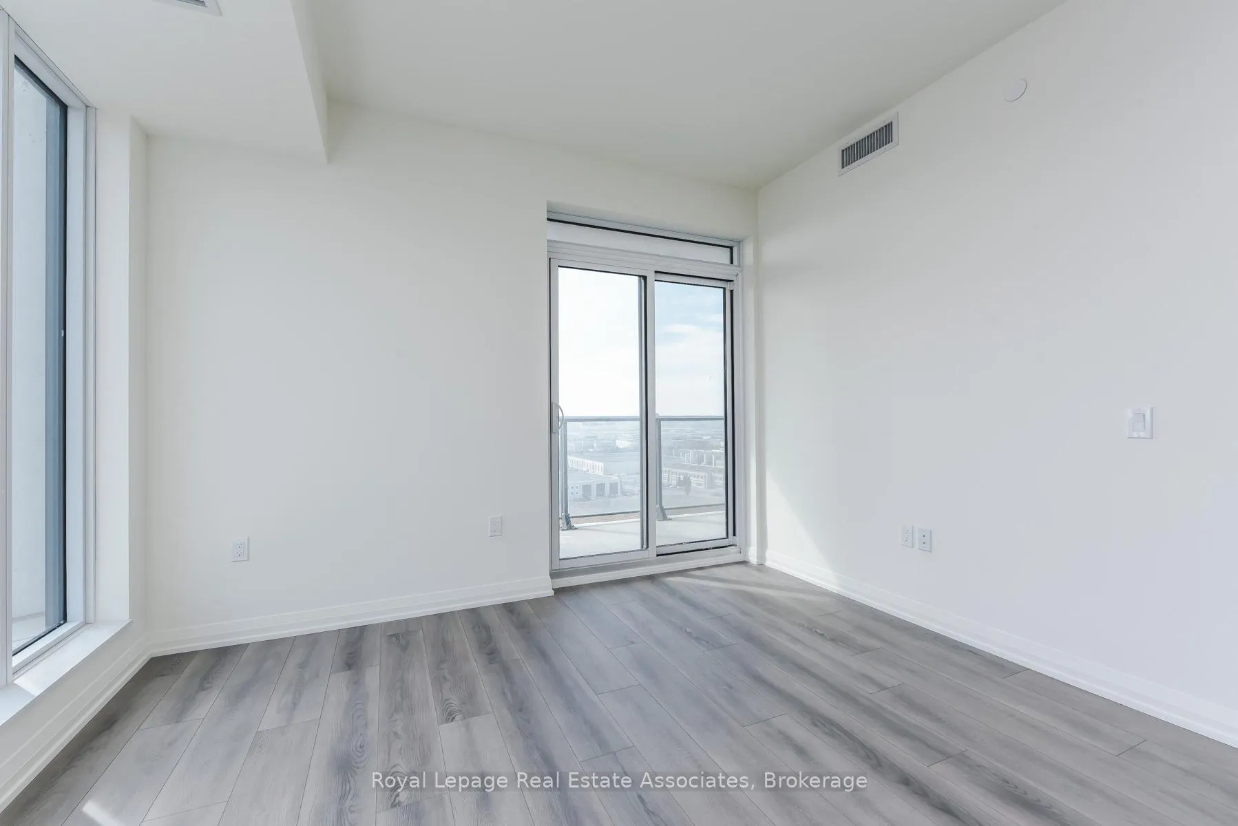 Photo 13 of Unit 1121, 8960 Jane Street, Vaughan, Concord — HOMEH