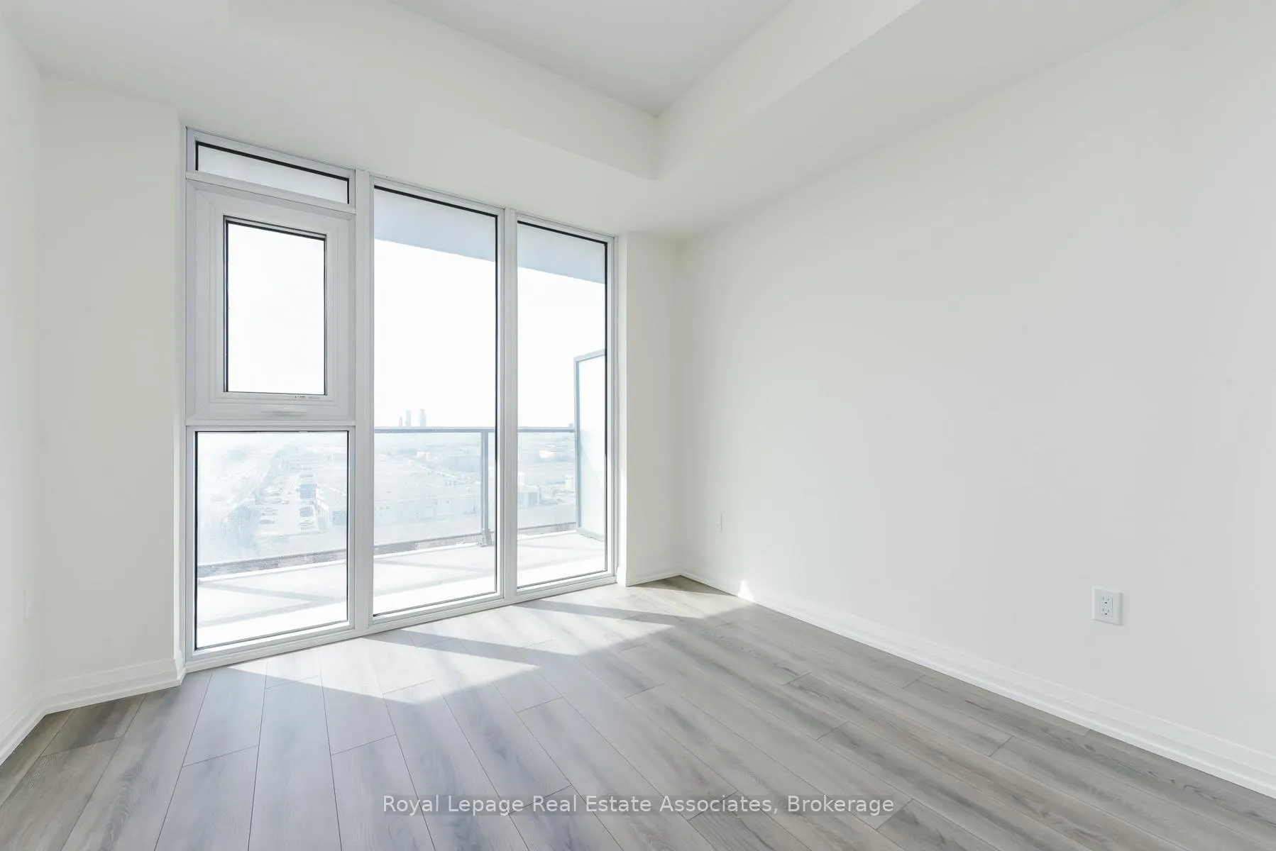 Photo 15 of Unit 1121, 8960 Jane Street, Vaughan, Concord — HOMEH