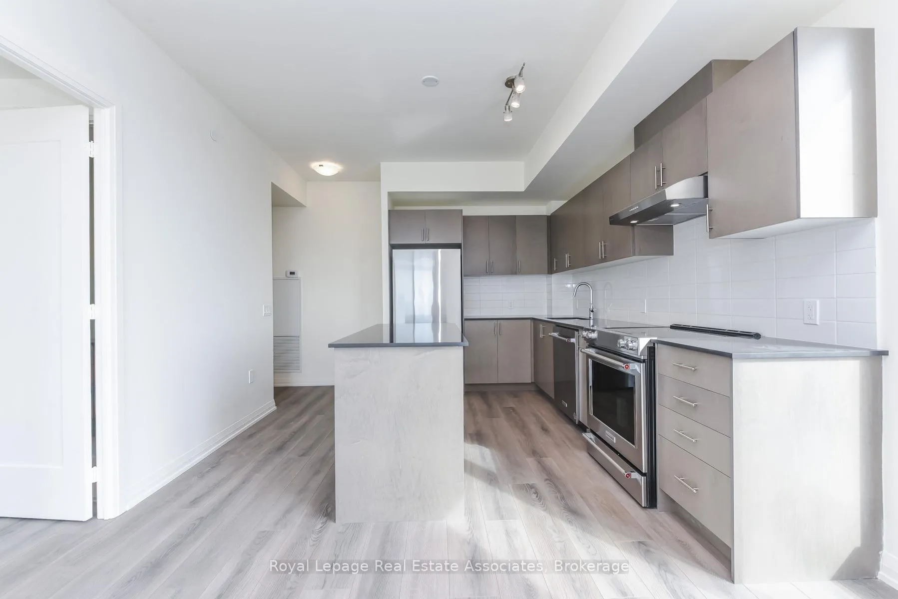 Photo 48 of Unit 1121, 8960 Jane Street, Vaughan, Concord — HOMEH