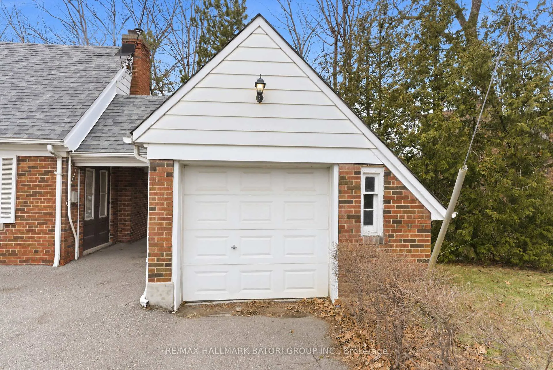Photo 15 of 18 King Georges Drive, North York, Beechborough-Greenbrook — HOMEH