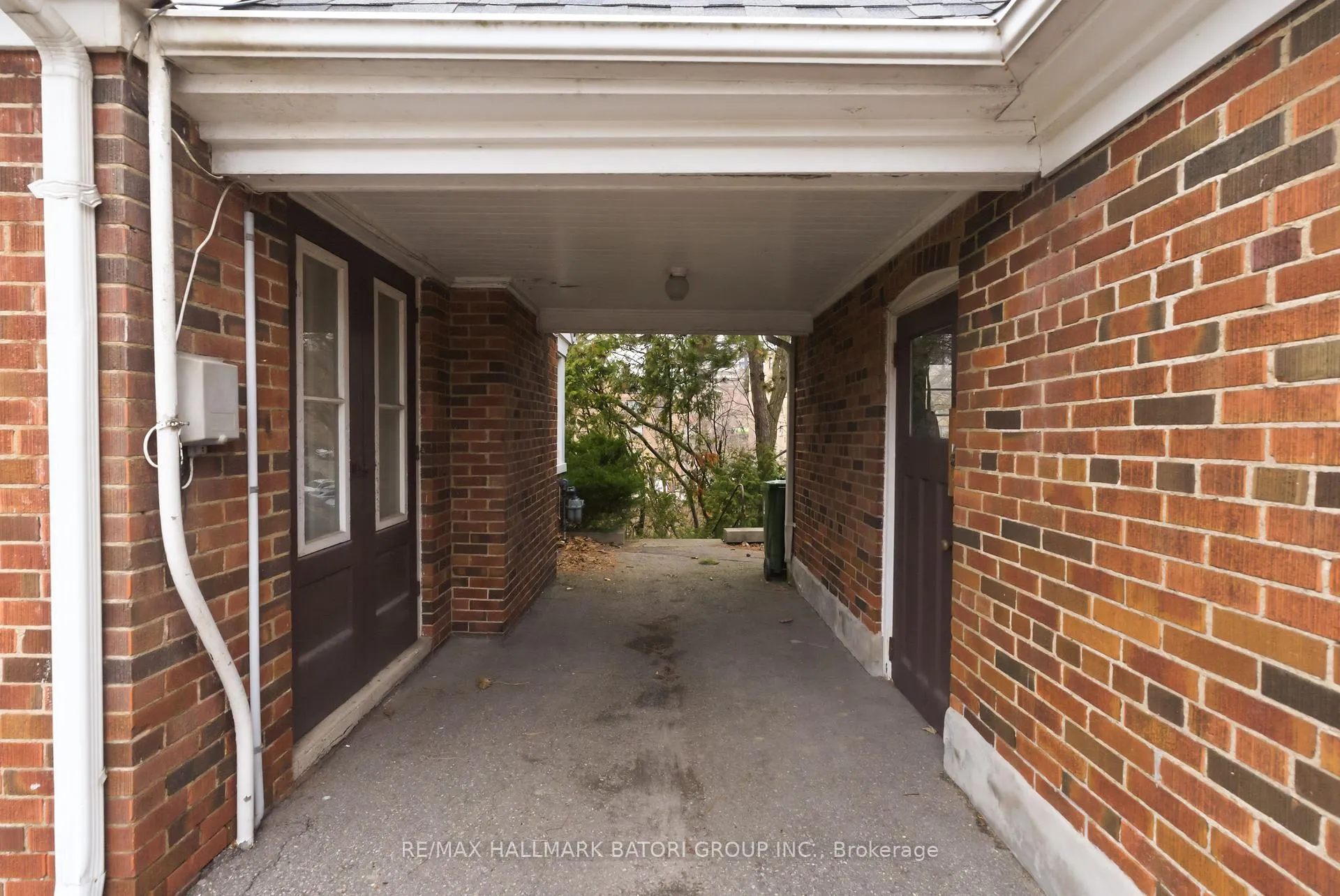 Photo 16 of 18 King Georges Drive, North York, Beechborough-Greenbrook — HOMEH