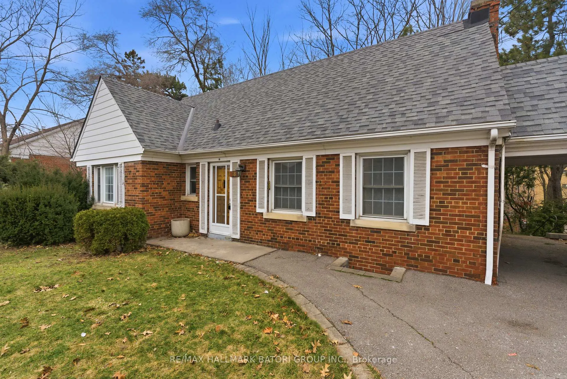 Photo 18 of 18 King Georges Drive, North York, Beechborough-Greenbrook — HOMEH