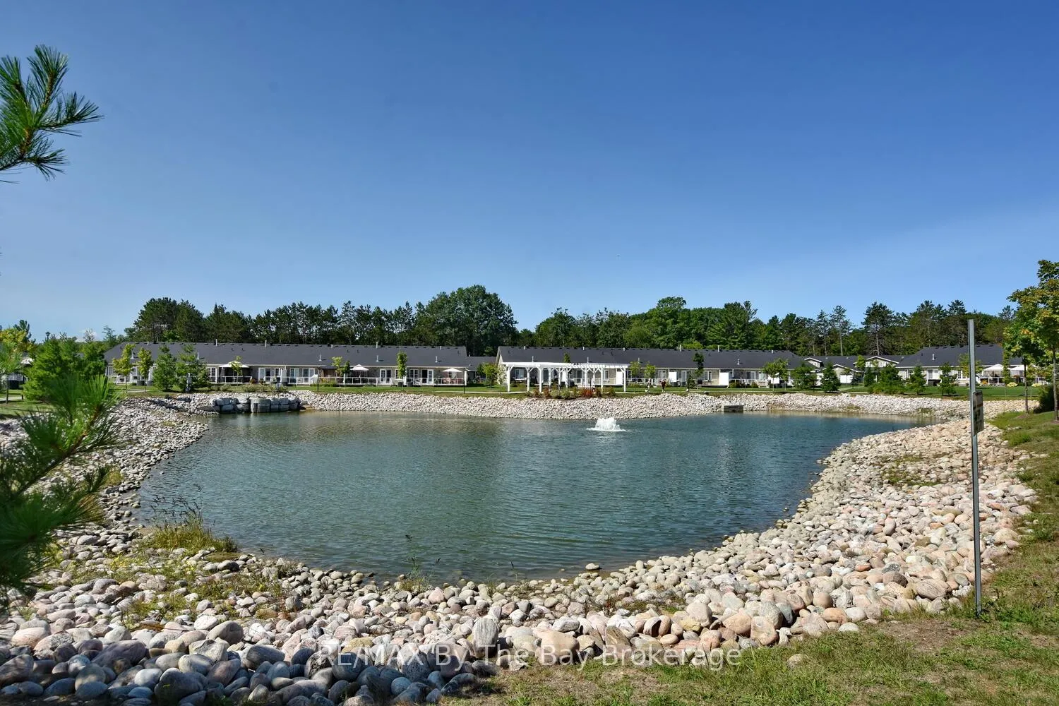 Photo 20 of 15 Carruthers Street S, Wasaga Beach — HOMEH