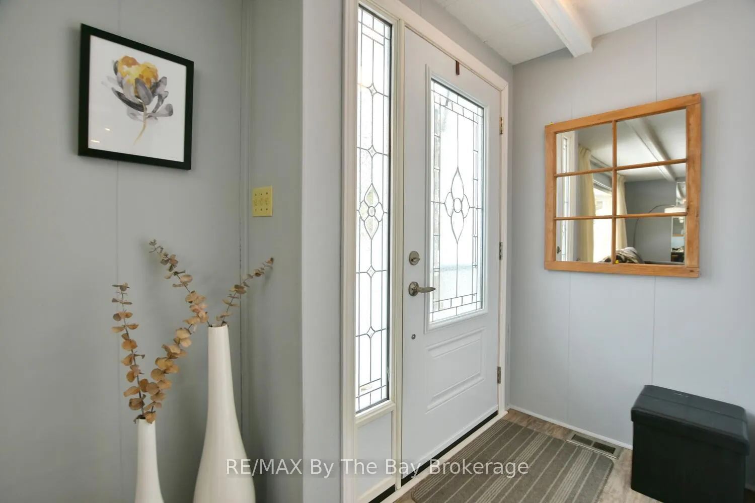 Photo 4 of 15 Carruthers Street S, Wasaga Beach — HOMEH
