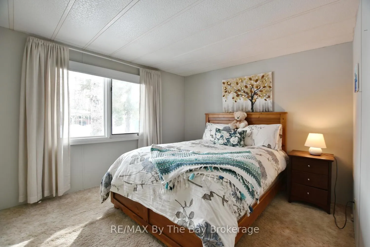 Photo 13 of 15 Carruthers Street S, Wasaga Beach — HOMEH
