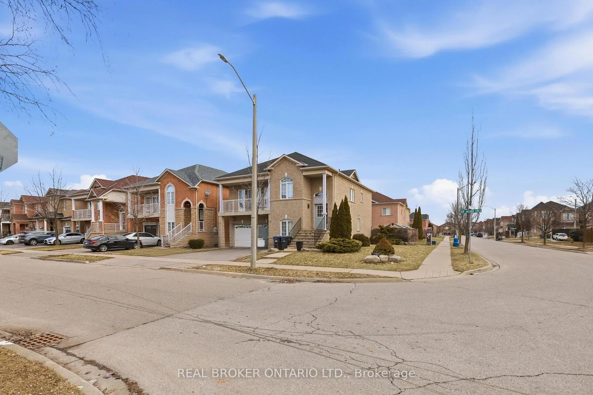 Photo 2 of Unit MAIN, 2 Sir Jacobs Crescent, Brampton, Fletcher's Meadow — HOMEH