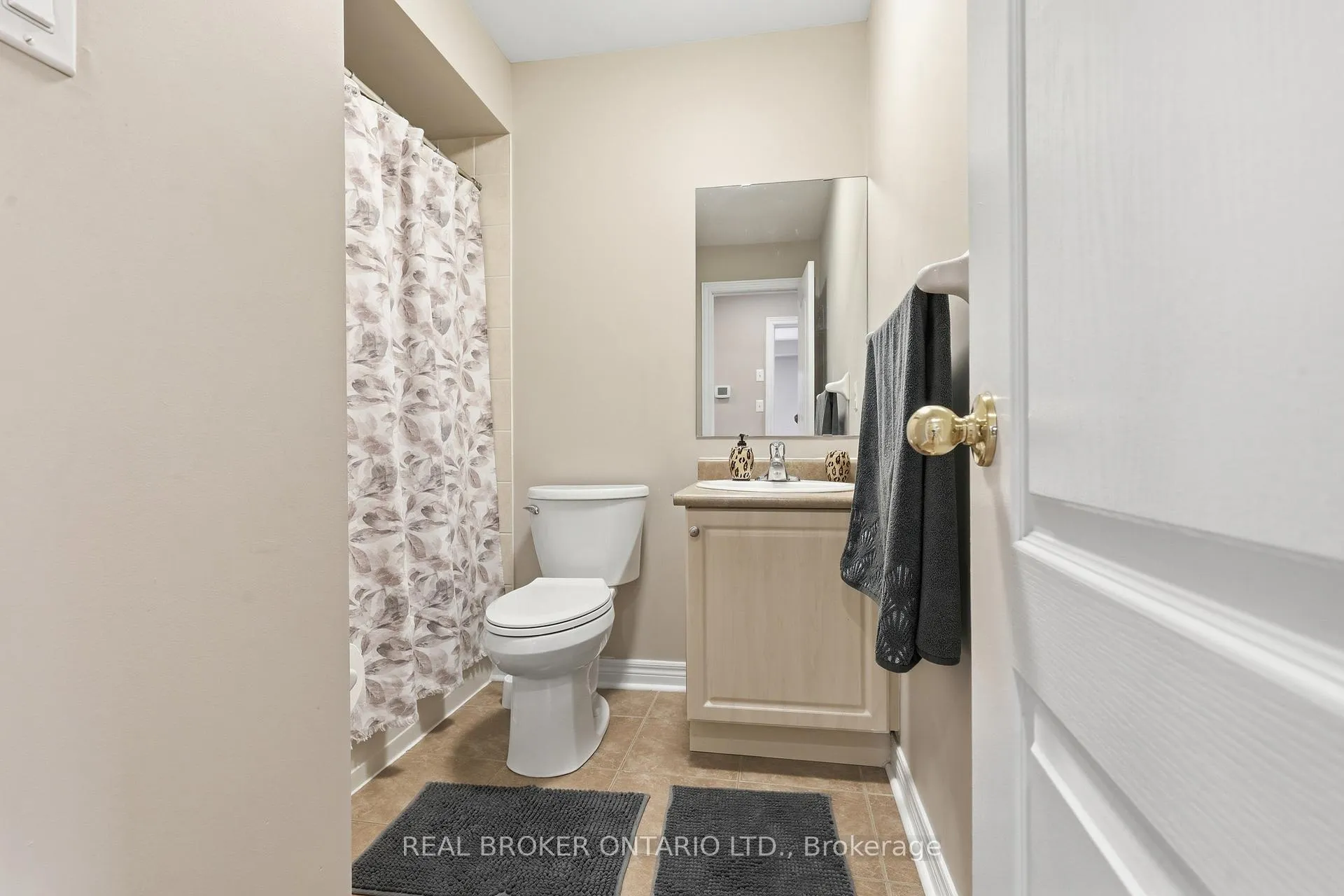 Photo 10 of Unit MAIN, 2 Sir Jacobs Crescent, Brampton, Fletcher's Meadow — HOMEH