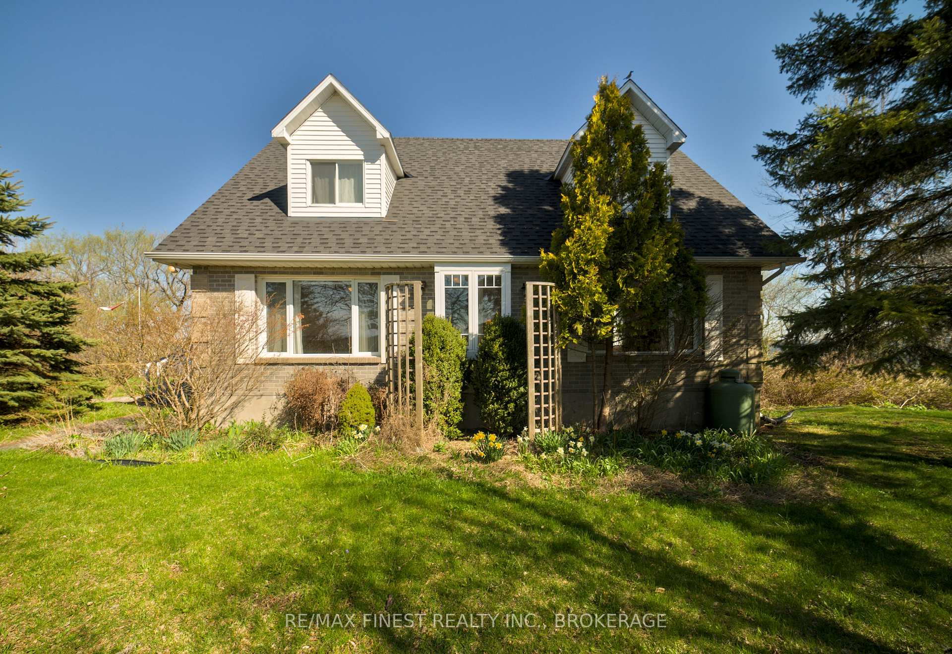 Photo 4 of 9820 Front Road, Loyalist, Lennox and Addington - South — HOMEH