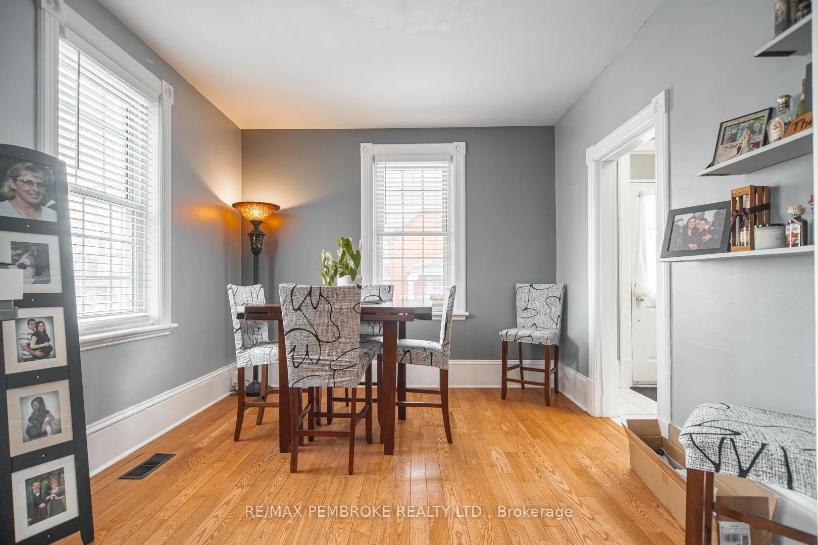 Photo 3 of 320 Moffat Street, Pembroke — HOMEH