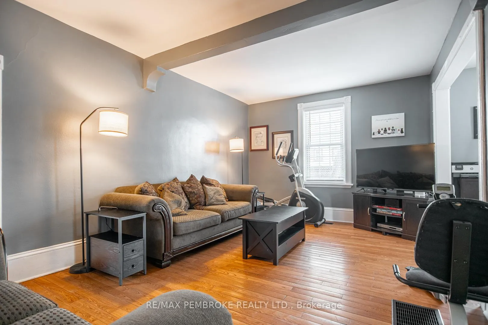 Photo 7 of 320 Moffat Street, Pembroke — HOMEH