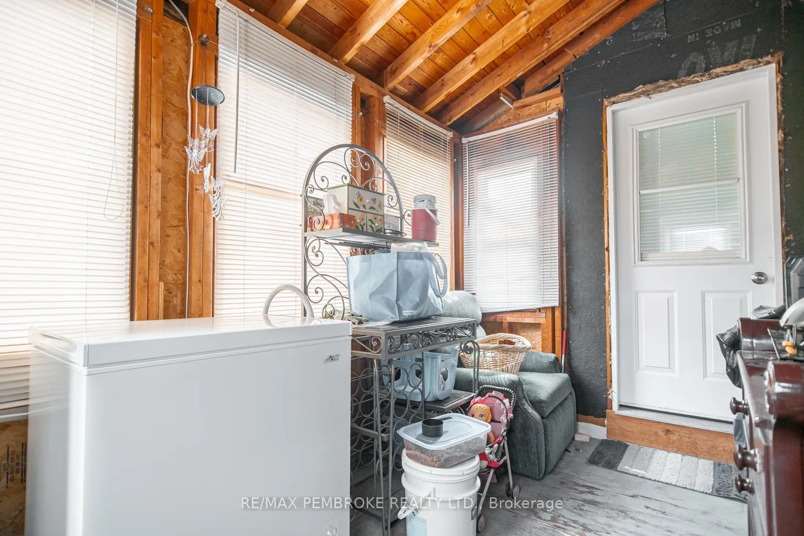 Photo 26 of 320 Moffat Street, Pembroke — HOMEH