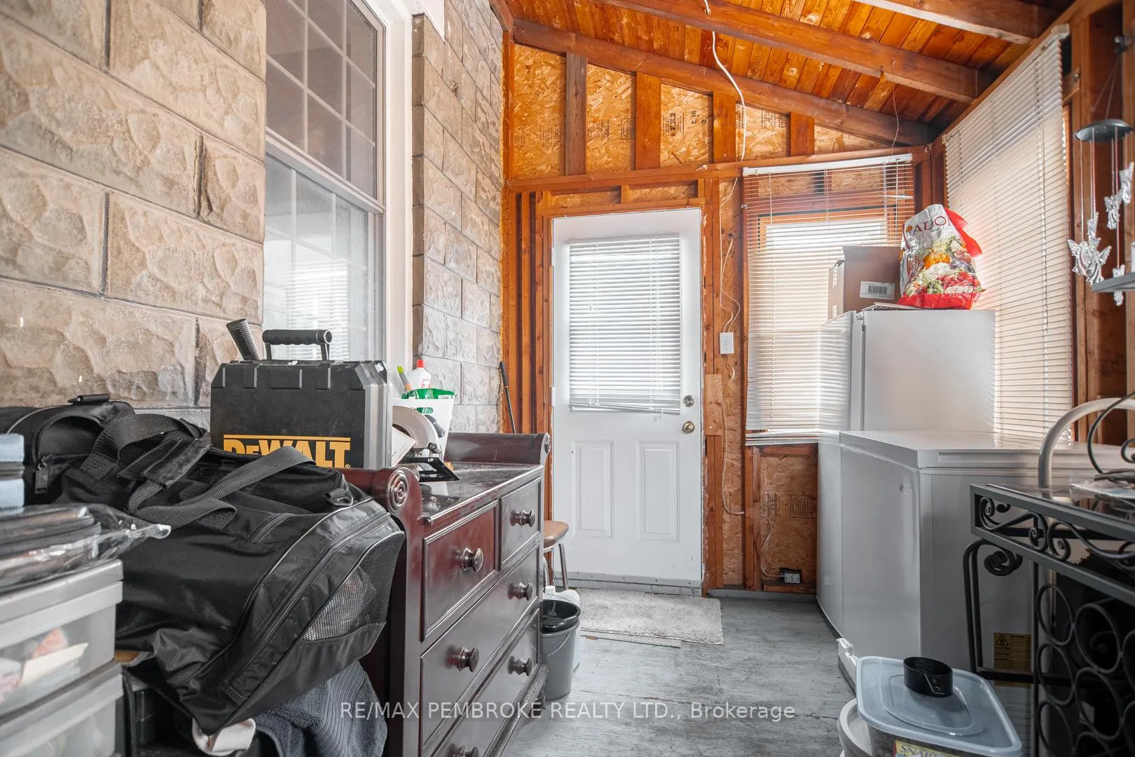 Photo 27 of 320 Moffat Street, Pembroke — HOMEH