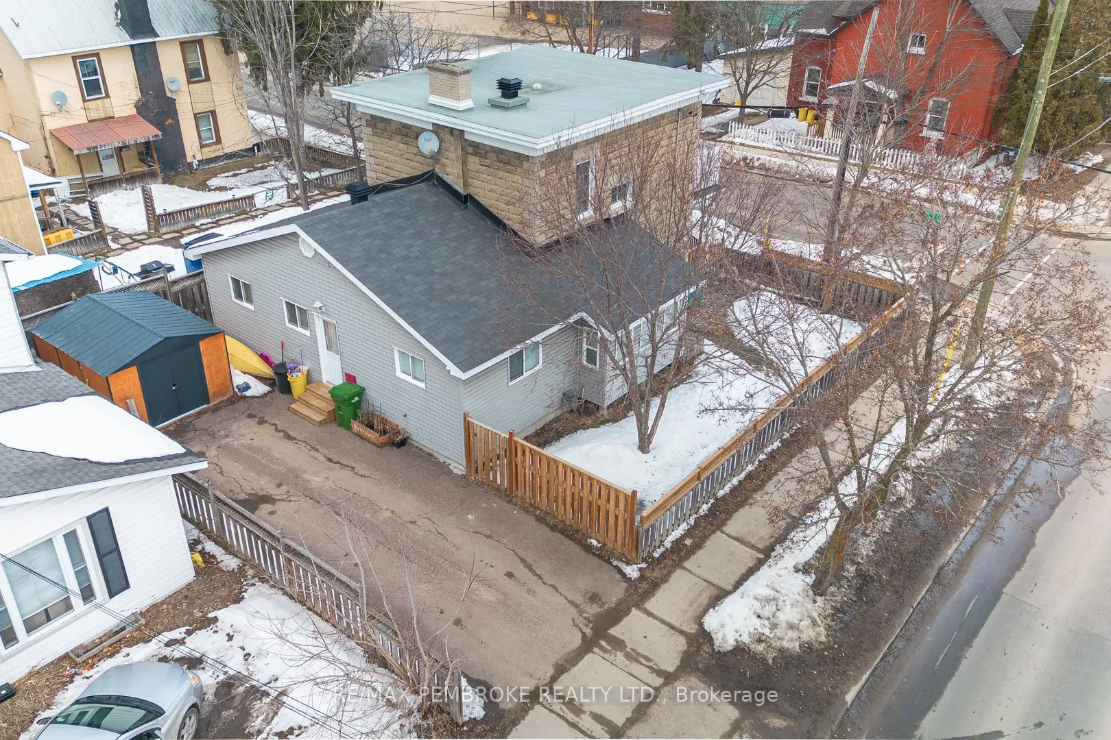 Photo 34 of 320 Moffat Street, Pembroke — HOMEH