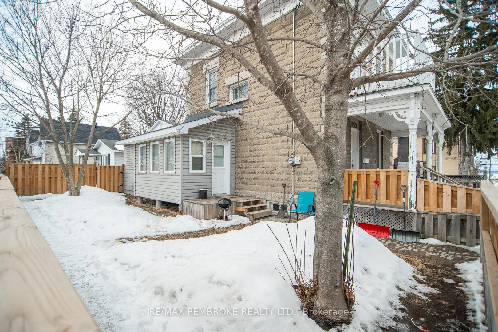 Photo 36 of 320 Moffat Street, Pembroke — HOMEH