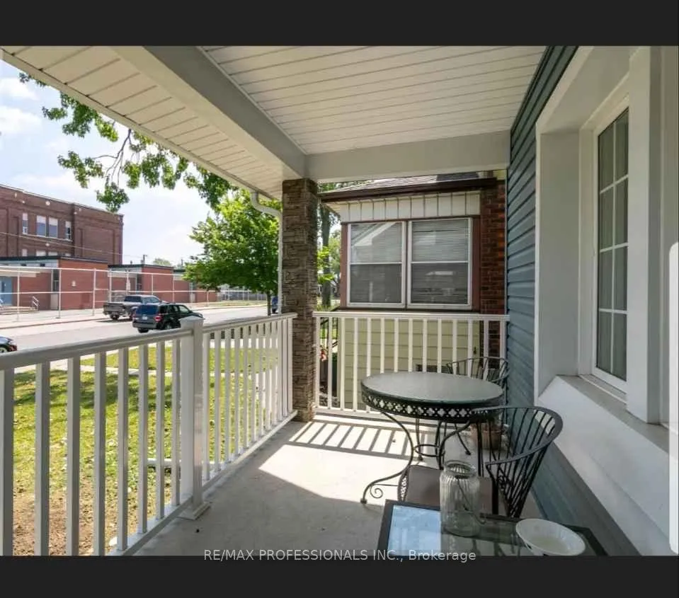 Photo 2 of Unit MAIN, 1371 Marentette, Windsor — HOMEH